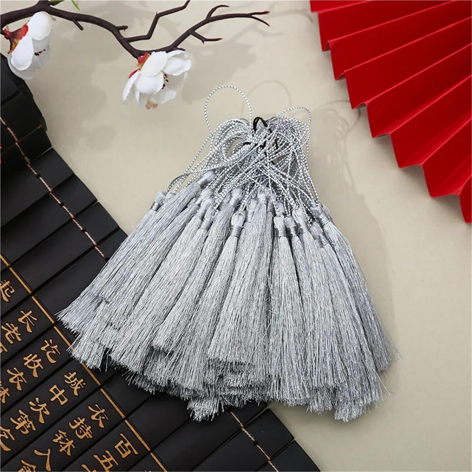 Handgefertigte Quasten, 20/50 Stück Quasten Dekoration 8 cm DIY Handwerk Schmuck Kissen Lesezeichen Quaste Anhänger(Silver,50pcs)