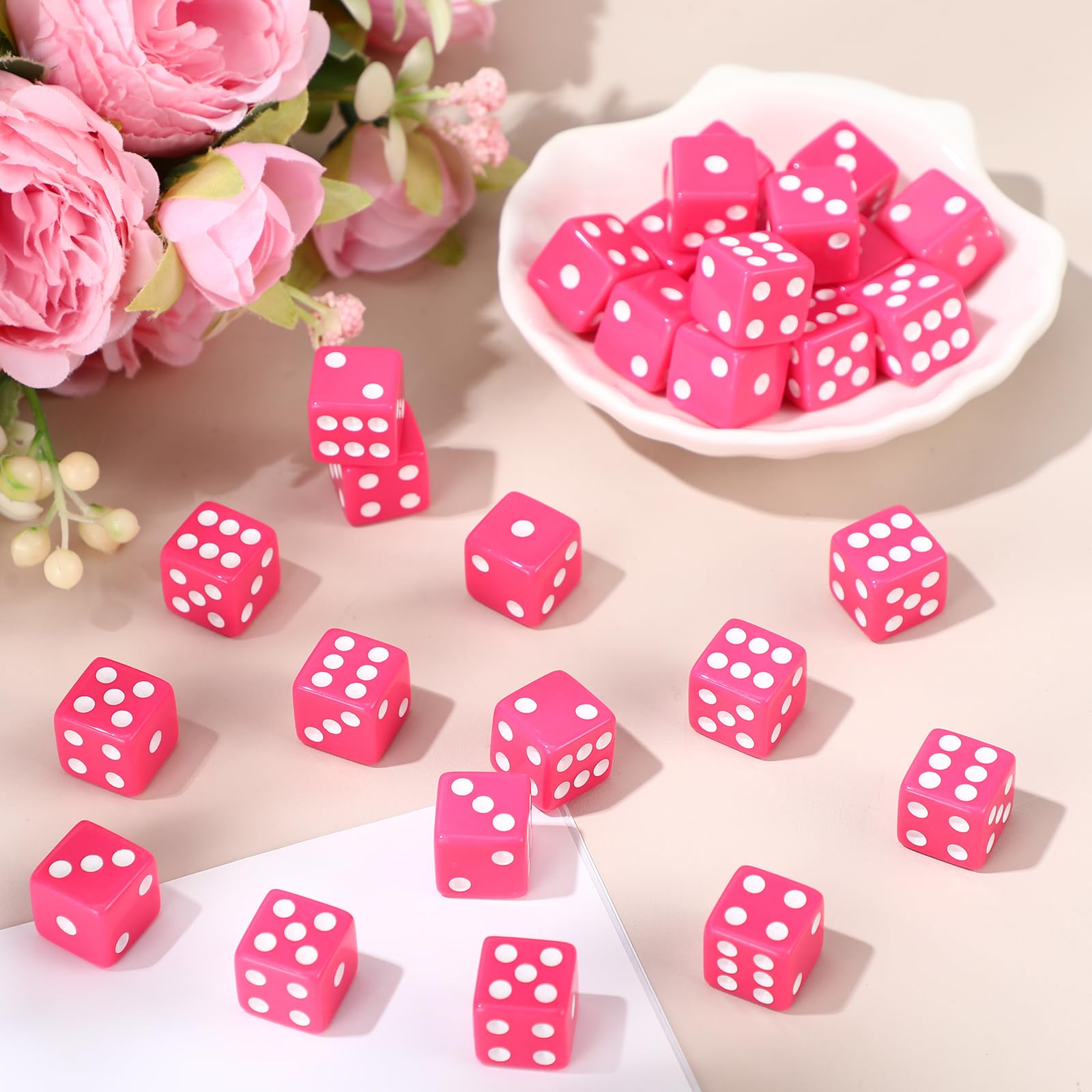 Poen Juego de 30 dados de color rosa intenso opacos de 16 mm para fiesta temática de casino, cuboide rosa con piñas blancas para juegos de mesa familiares