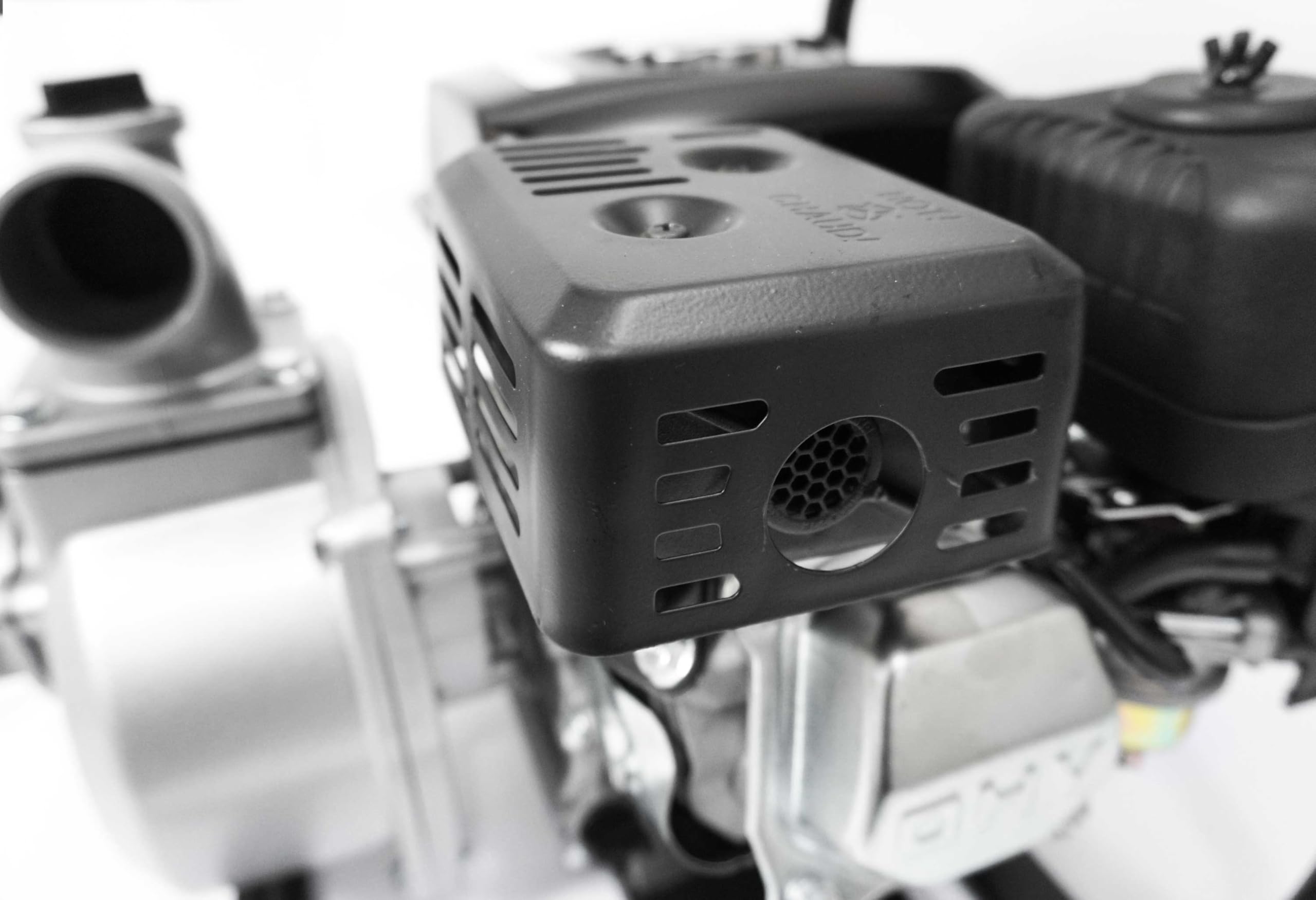 YERD Garten-Wasserpumpe mit 2" Zoll Anschluss, TKB50, 5,5 PS 4-Takt | OHV Motor, 30.000 l/h Födermenge, 30m Förderhöhe, Schlauchanschlüsse 2“