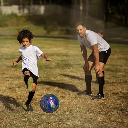 Miniatura 6 de Balón de fútbol holográfico reflectante, pelota de fútbol de piel sintética brillante, se ilumina en el flash de la cámara para juegos nocturnos,