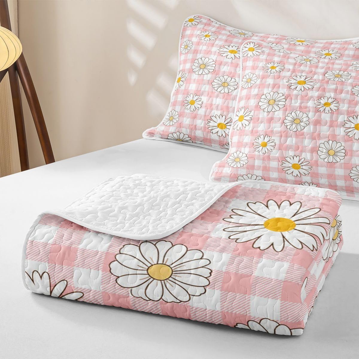 Castle Fairy Daisy Plaid Kids Quilt Set King Size,Rustic Flowers Quilted Bedspread,Boho Gingham Quilted Coverlet with 2 Pillow Sham,White Pink Bed Covers for All Season
