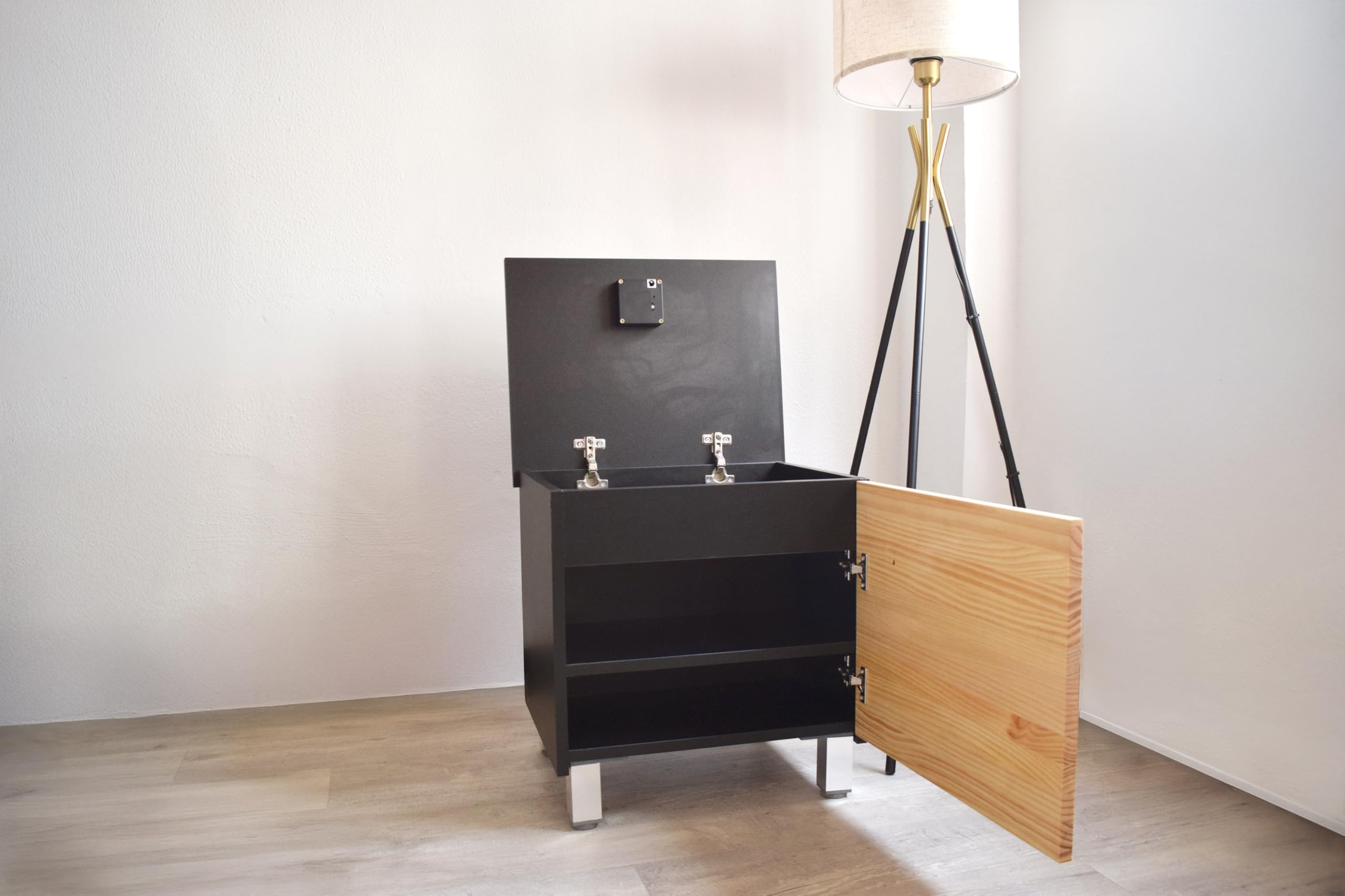 Comodino nero compartimento segreto serratura NFC App Bluetooth mobile camuffato cassaforte invisibile vano nascosto doppio fondo arredo antifurto comodino occultato per soldi gioielli documenti