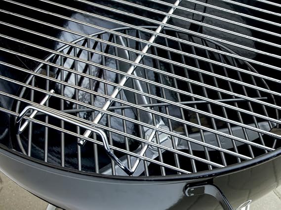 Weber Original Kettle Charcoal Grill, 22-Inch, Black Classic Outdoor BBQ Grill with OneTouchTM Cleaning System & Precise Temperature Control Dampers