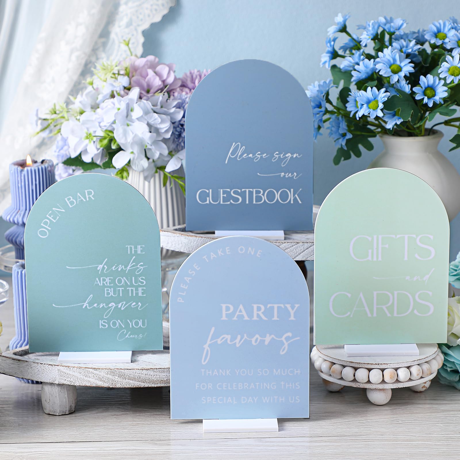 Panneaux acryliques de mariage pour une table de livre d'or et bar impeccable