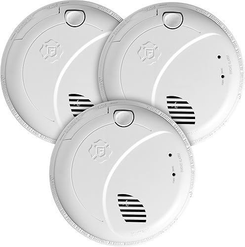 First Alert Alarma de humo Interconnect Hardwire con respaldo de batería y alertas de voz, paquete de 3