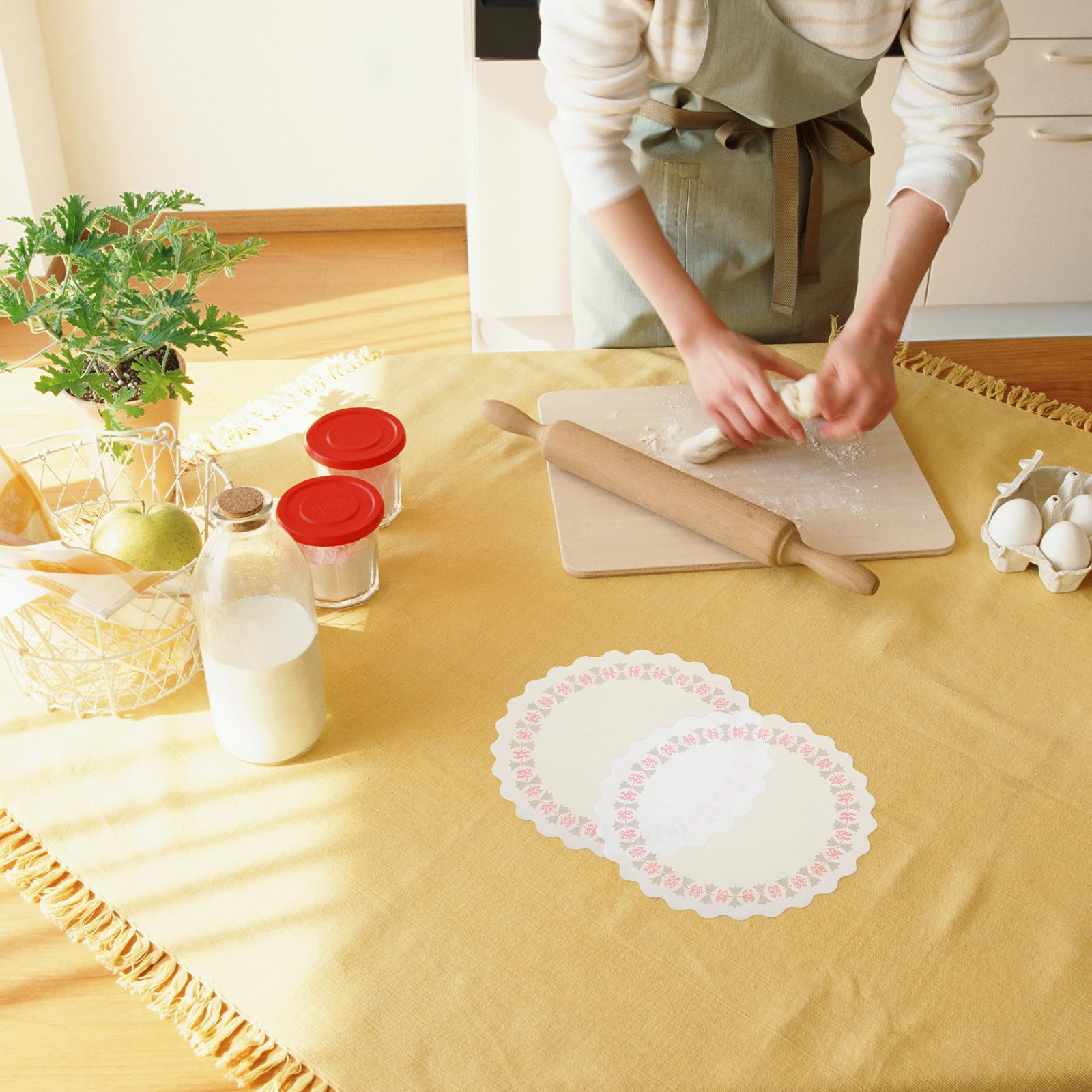 500 dekorative Papierdeckchen für Tische – 18 cm große, bedruckte runde Platzsets für Kuchen, Desserts und Buffets – Einweg-Platzsets, geeignet für Speisen, Bastelarbeiten und Hochzeiten