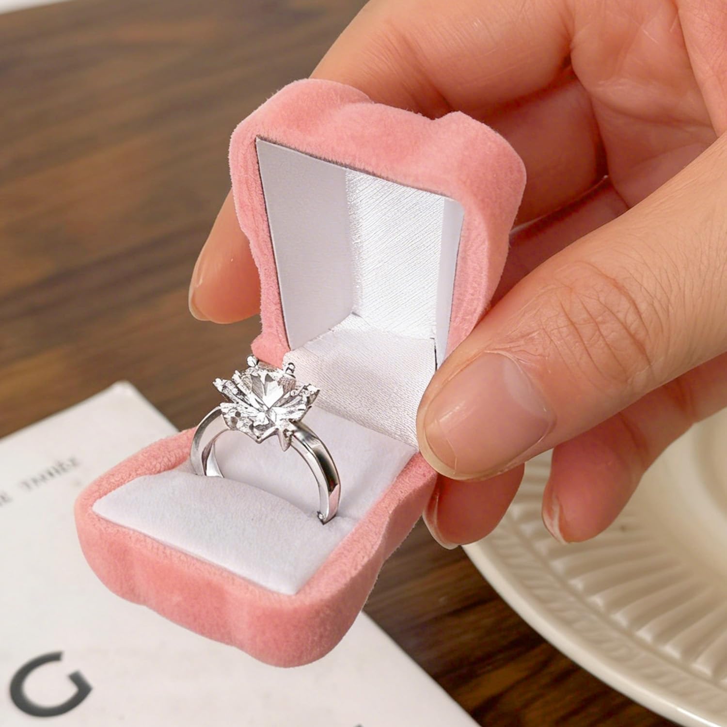 1pcs Valentine's Day Plush Bear Ring Jewelry Box Wedding Ring Case Earrings Holder for Jewelry Display Package,4 * 3.5 * 3cm (Pink)