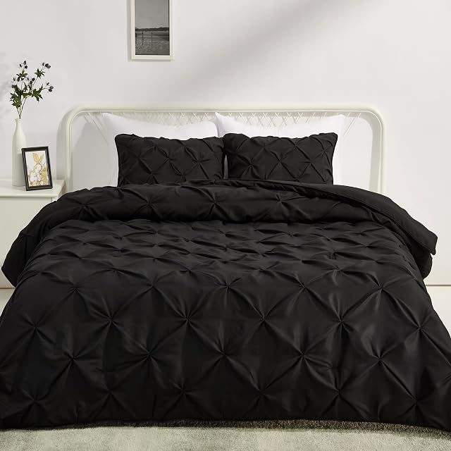 Amazon Basics Pinch Pleat Ensemble de literie de confort alternatif - Complet / Reine, Noir