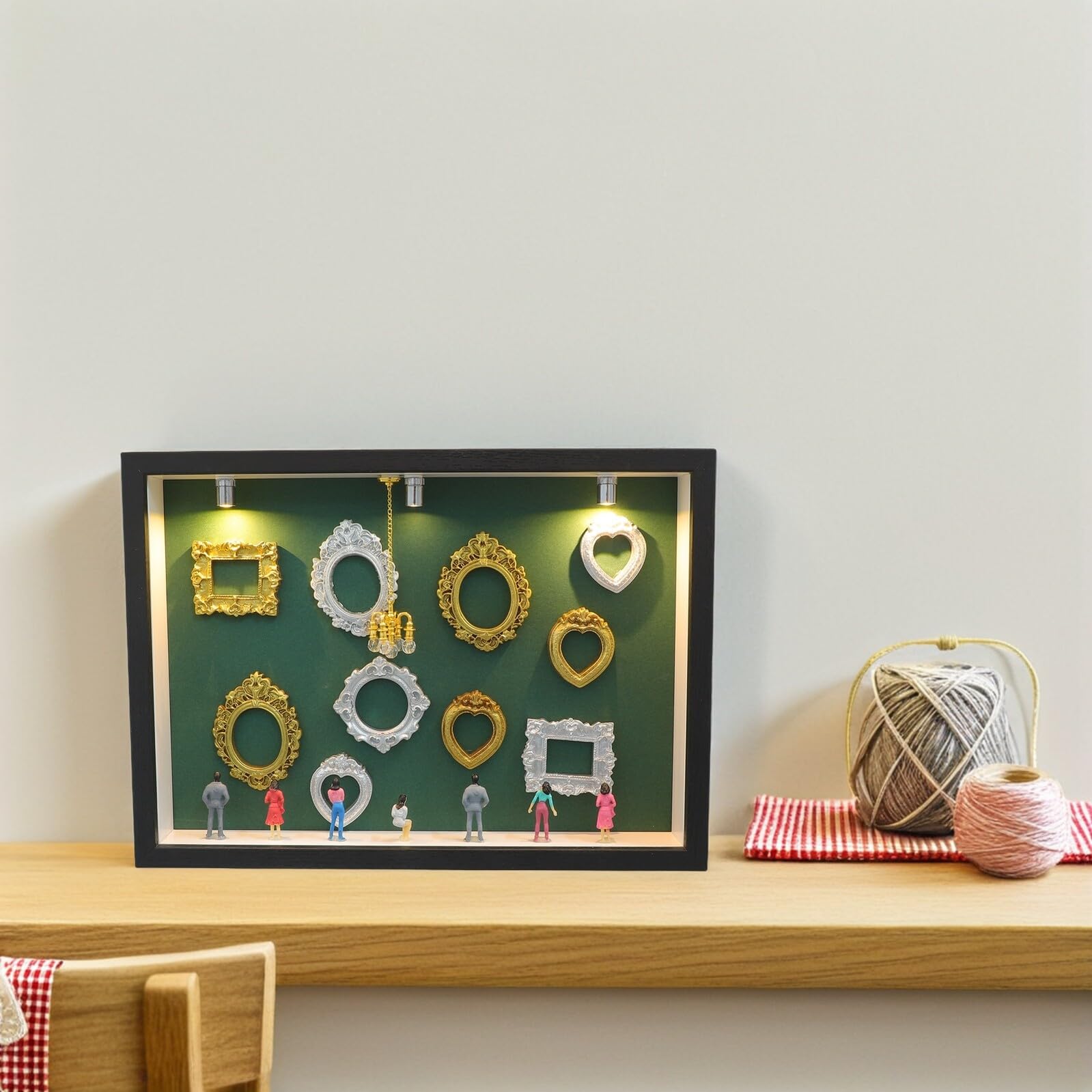 TOYANDONA Mini Drewniana Gablota Typu Shadow Box z Przezroczystą Pokrywą Kompaktowa Ramka Do Zdjęć DIY Idealna Do Ekspozycji Figurek Dekoracji Ślubnych i Domowych Pamiątek
