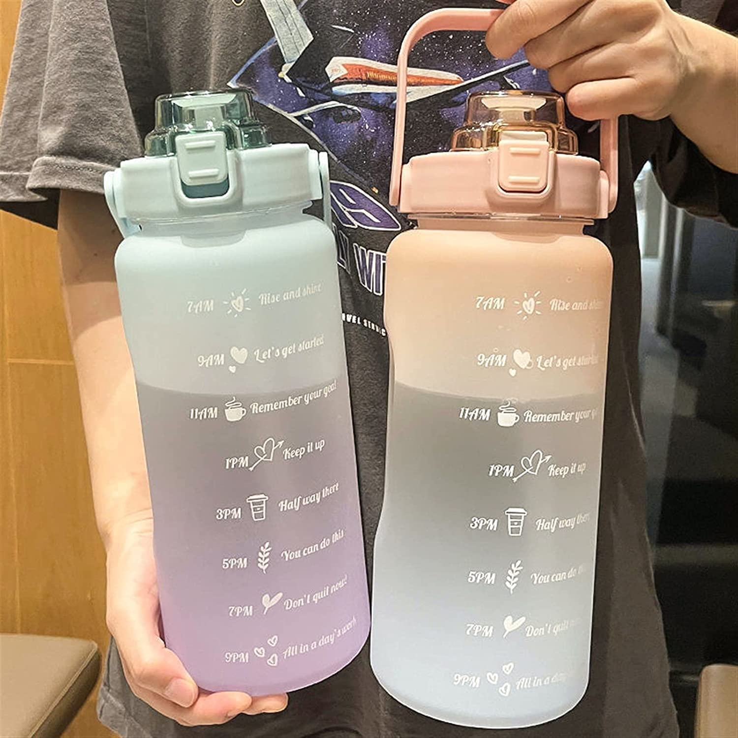 Trinkflasche, 2000 Ml Flasche Mit Super Großem Fassungsvermögen Für Wasser, Trinkgefäße, Klappdeckel, Strohbecher Mit Motivierender Zeitmarkierung BPA-freie(Purple Blue)