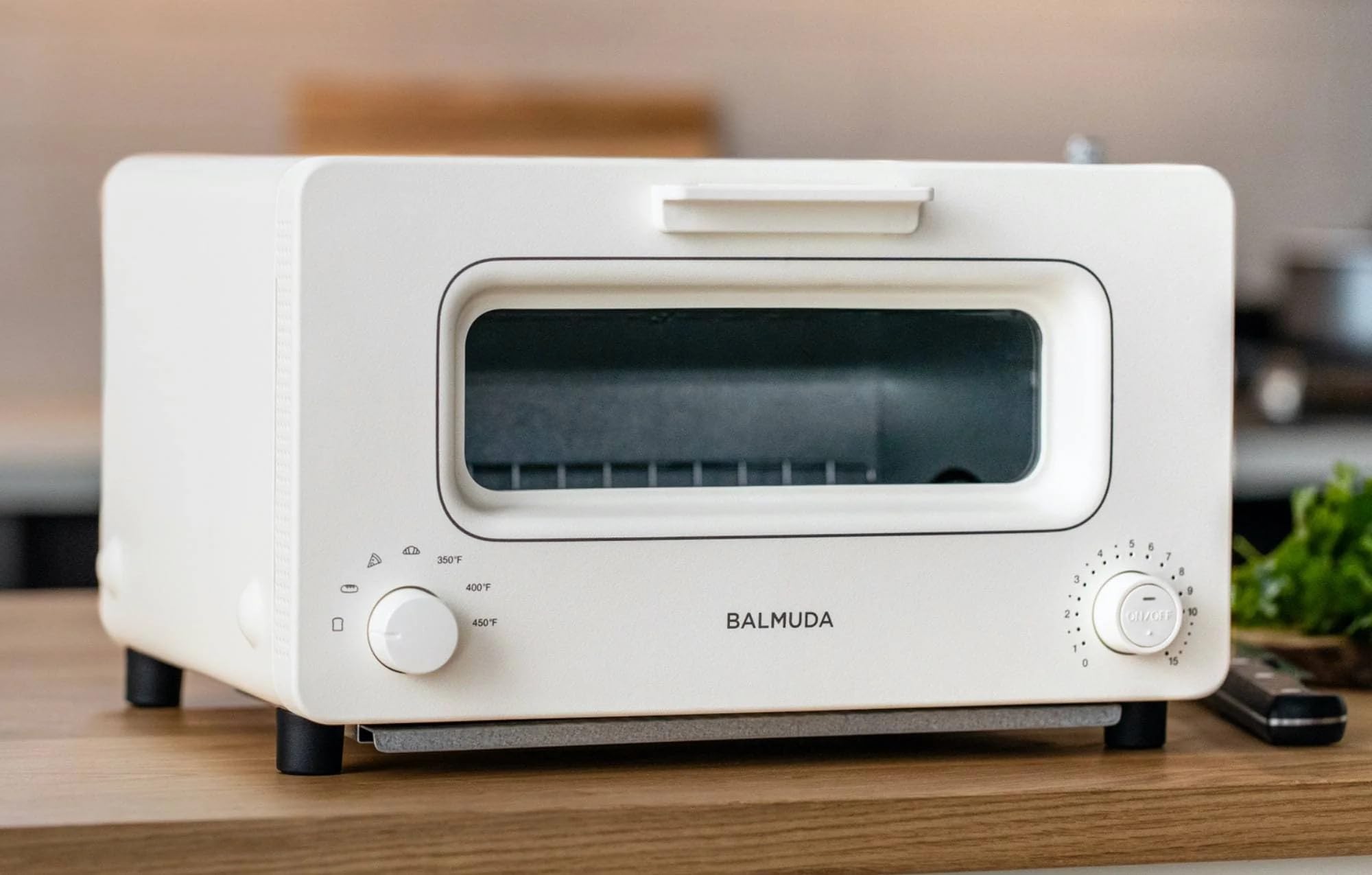 Amazon.com: BALMUDA The Toaster | Steam Oven Toaster | 5 Cooking 
