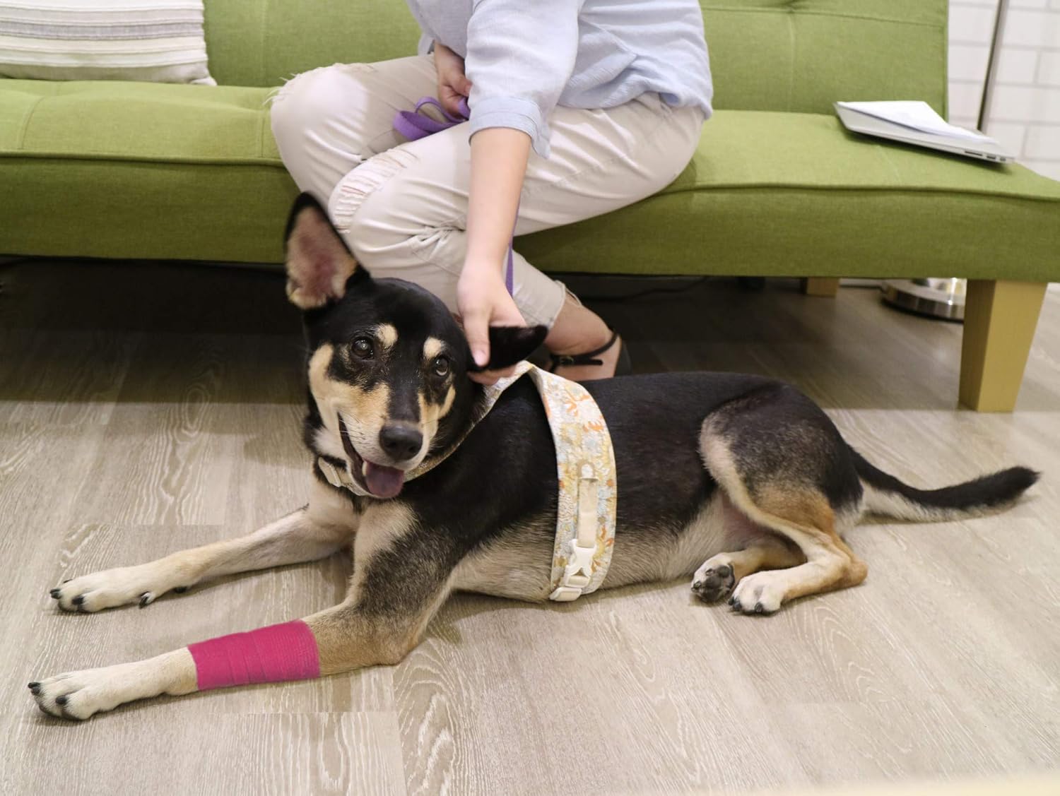 FRESINIDER 9 Rolls Self Adhesive Wrap Athletic Tape Gauze, Breathable Elastic Cohesive Bandage for Sports Injury & Pet (7 Pcs 2" x 5 Yards + 2 Pcs 1" X 5 Yards) (Pink) - Image 7