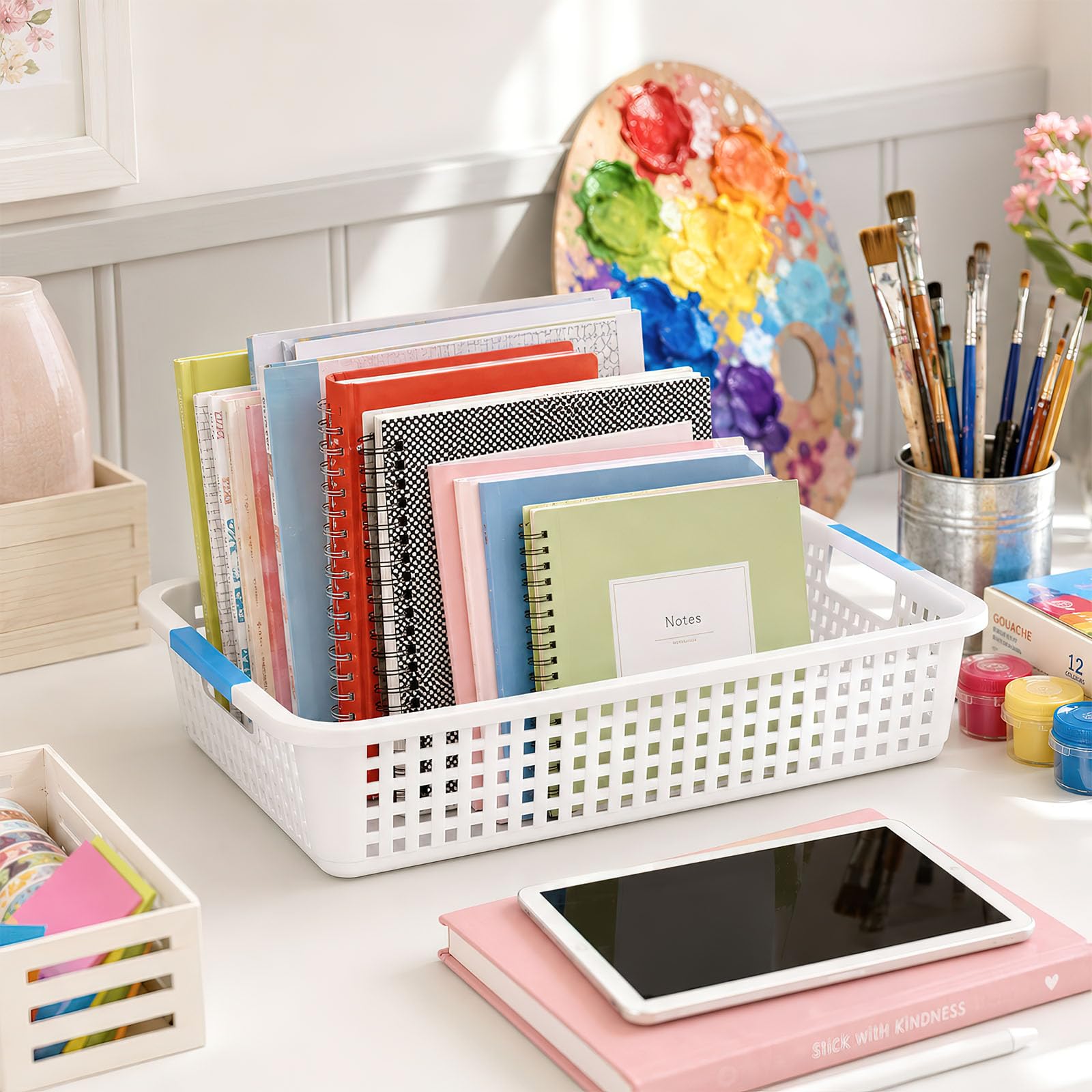 Große Kunststoff-Aufbewahrungskörbe, 38 x 25 x 8 cm, stapelbar, A4-Papierablagen mit Griffen, rechteckiger Schreibtisch-Organizer für Klassenzimmer, Büro, Bibliothek und Kunstbedarf für Kinder, Weiß