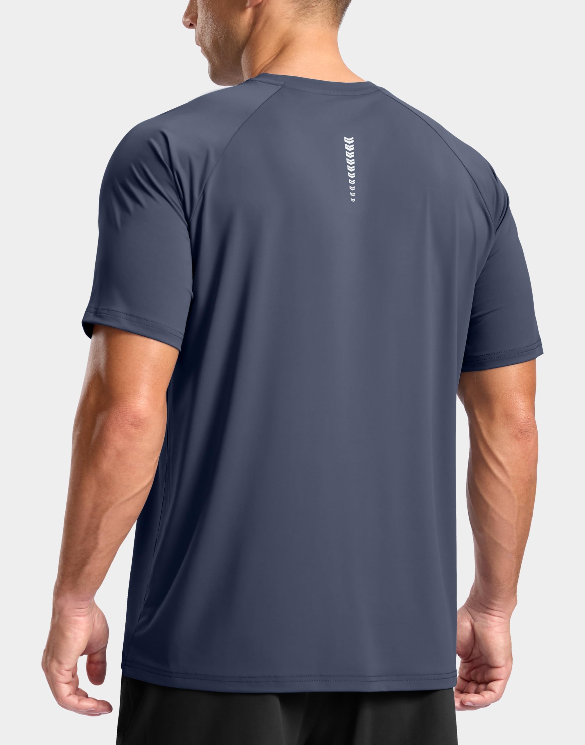 Close-up of the G Gradual athletic t-shirt fabric, highlighting its breathable weave and lightweight texture.