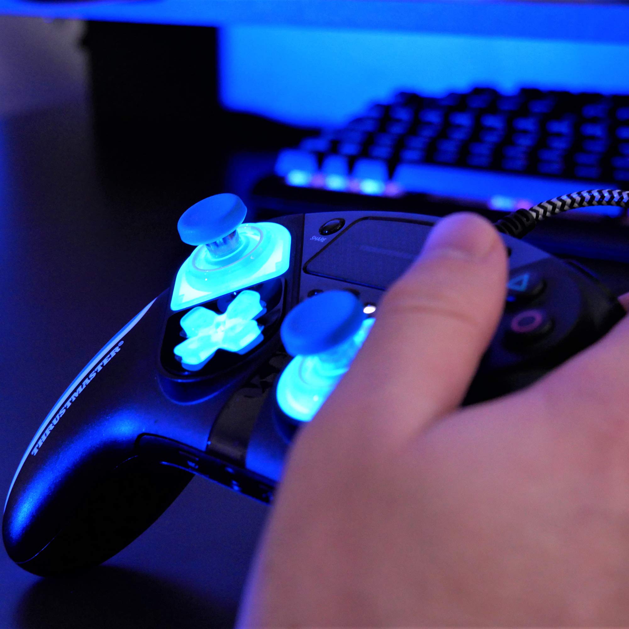 Thrustmaster ESWAP X LED Blue Crystal Pack - Paquete de Módulos Personalizables con Retroiluminación LED para Xbox Series X|S, Xbox One y PC