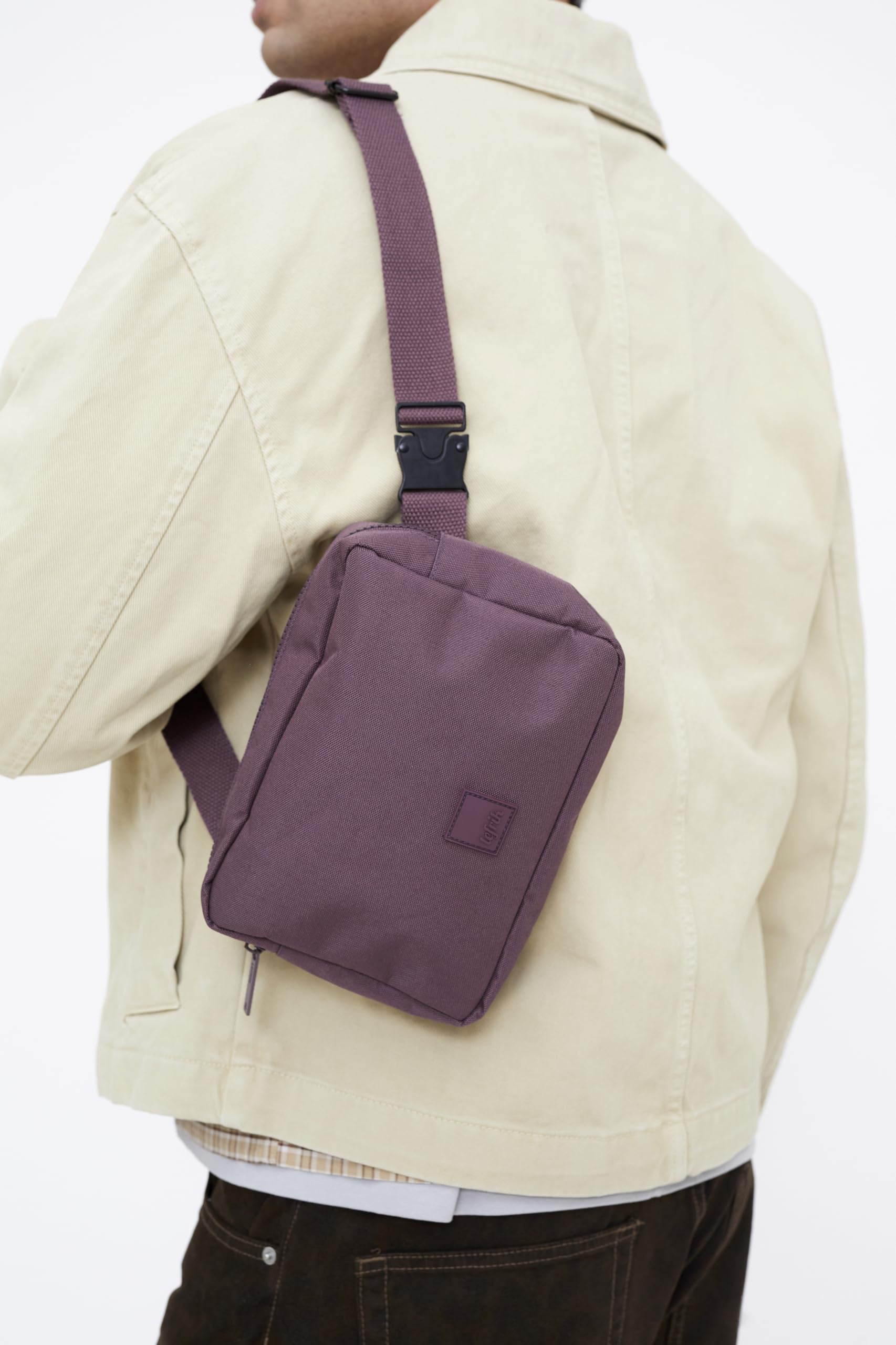 LEFRIK - Riñonera Reef Crossbody - Correa Ajustable y Varios Compartimentos - Resistente al Agua (Maroon)