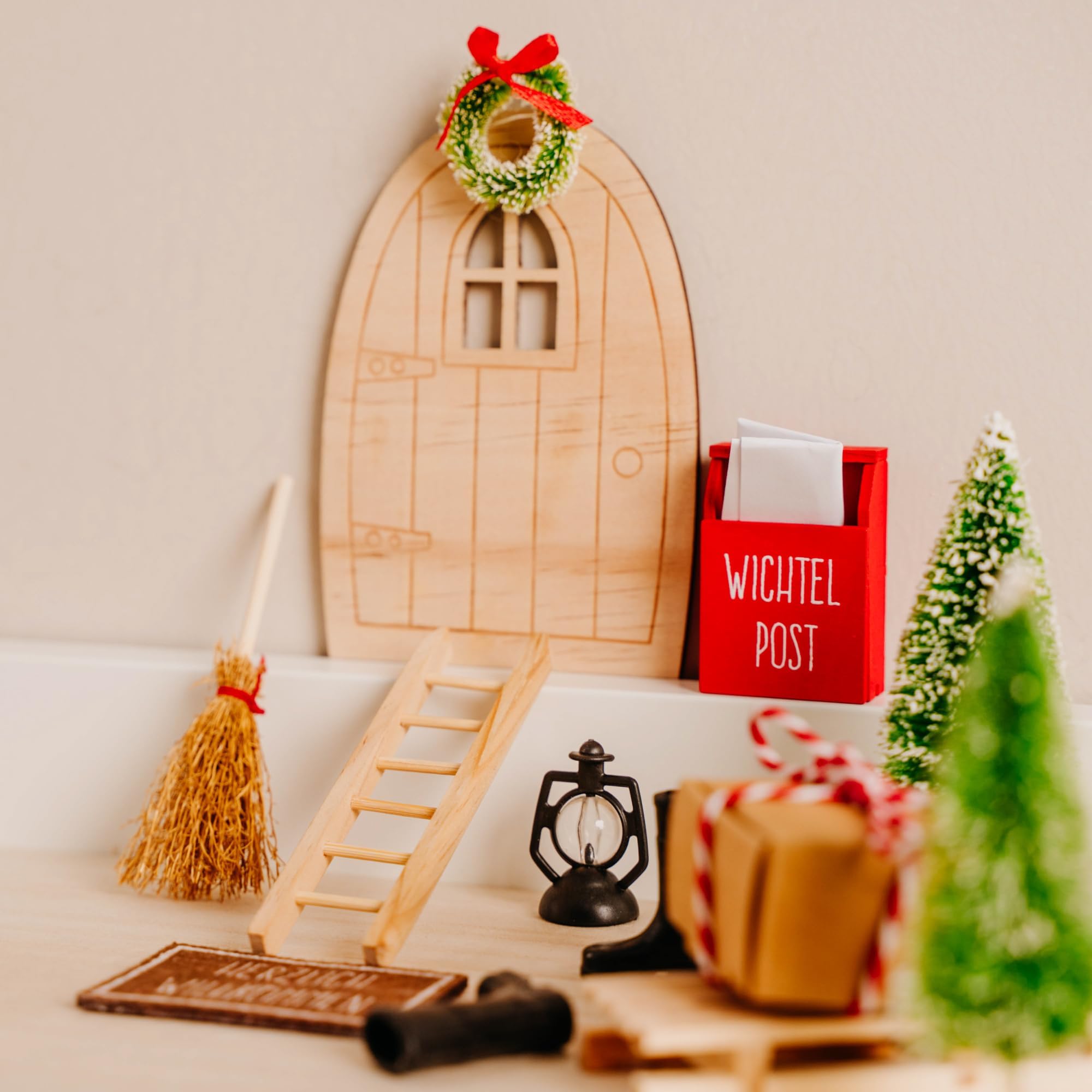 Wichteltür Set mit Buch als Wichtel Rundum-sorglos-Paket: Wichtelstreiche, Wichtelbriefe für Kinder | Wichteltür - Wichteltür Set mit Briefen - Weihnachtswichtel Komplettset - Adventskalender 2025