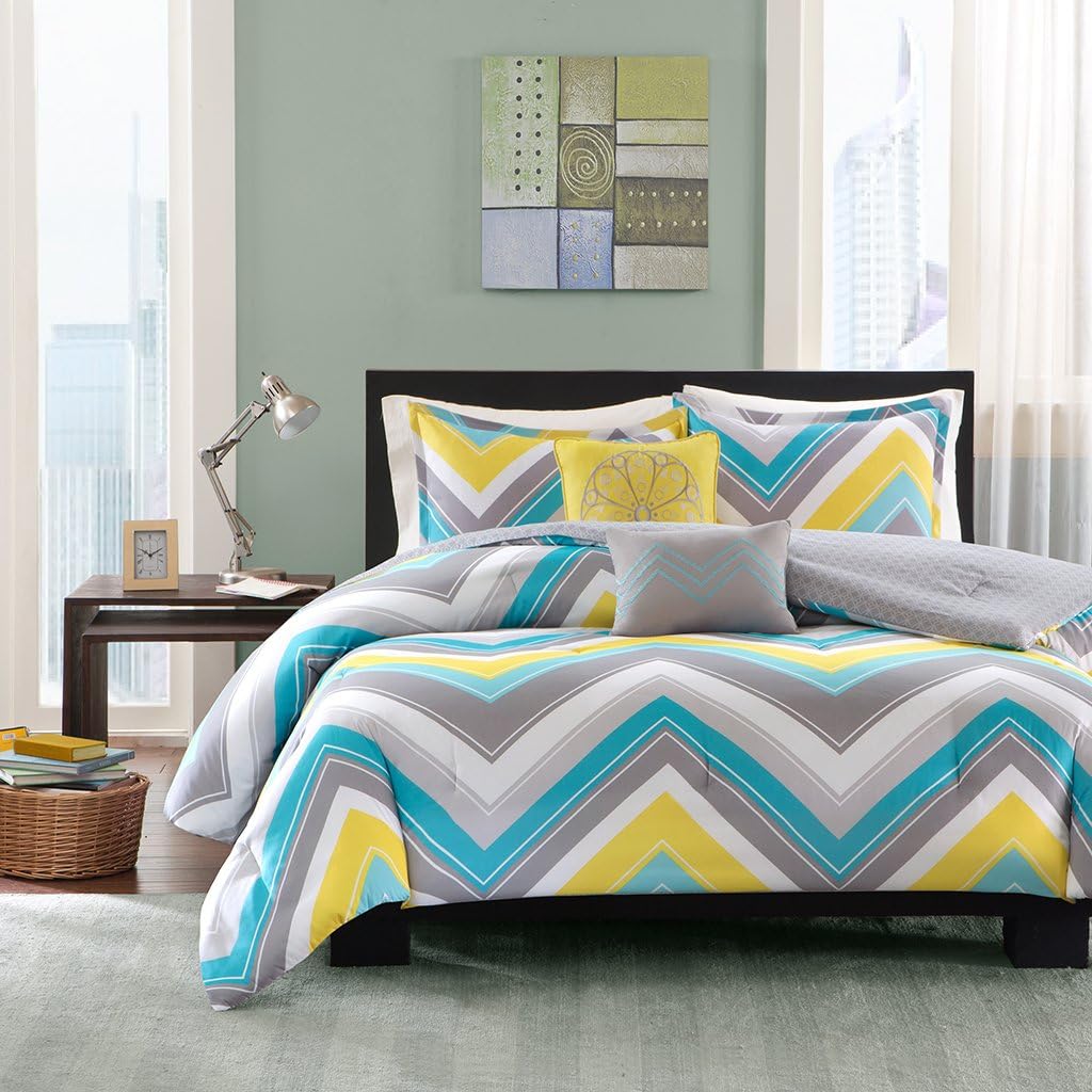 Intelligent Design Elise Comforter Set Bedding Sets - Cheveron – Teen Bed Set – Peach Skin Fabric Bed Comforter, Twin/Twin XL, Blue/Yellow 4 Piece