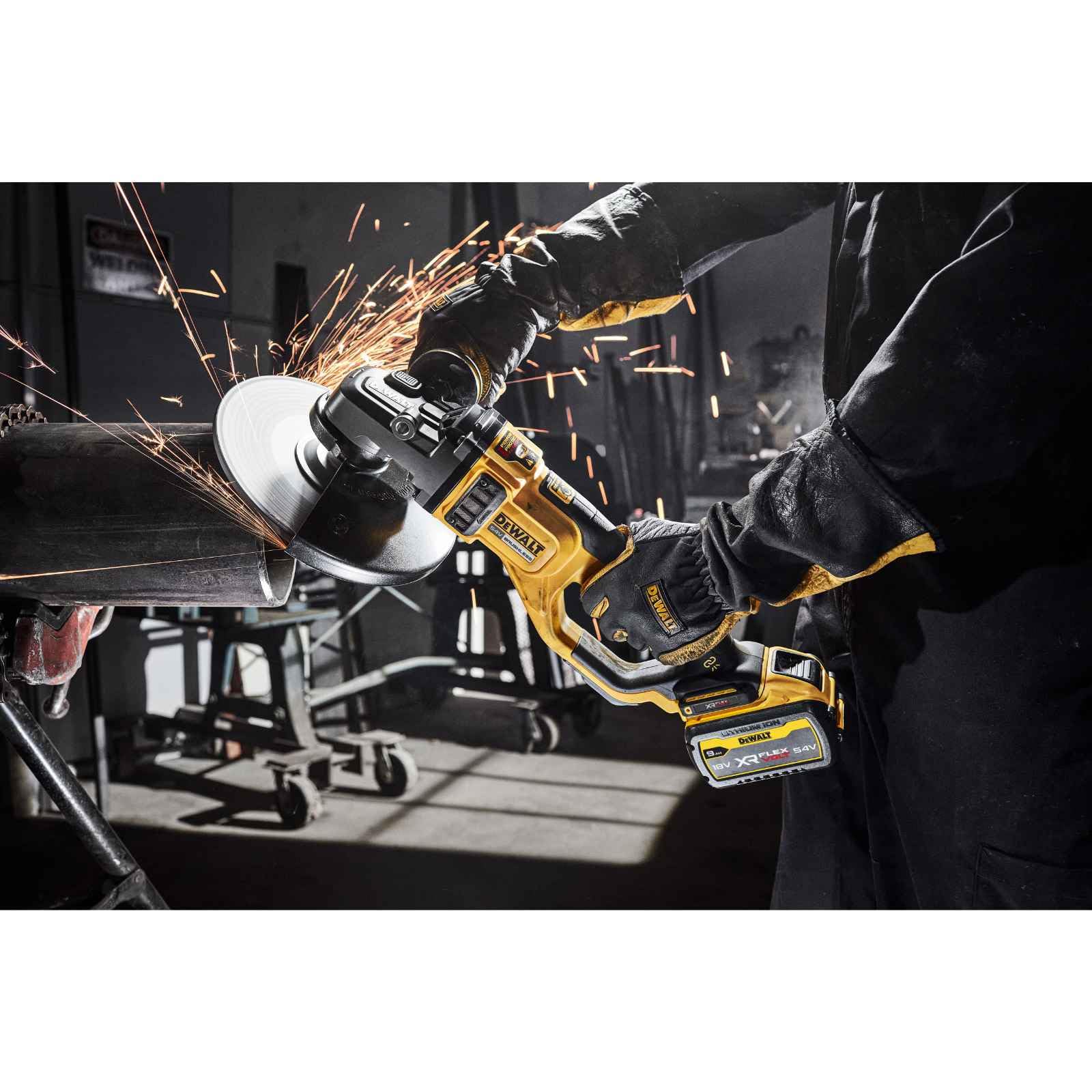 DeWALT Akumulatorowa szlifierka kątowa DCG460N-XJ 54 V 230 mm szlifierka tnąca szlifierka z przełącznikiem paddle