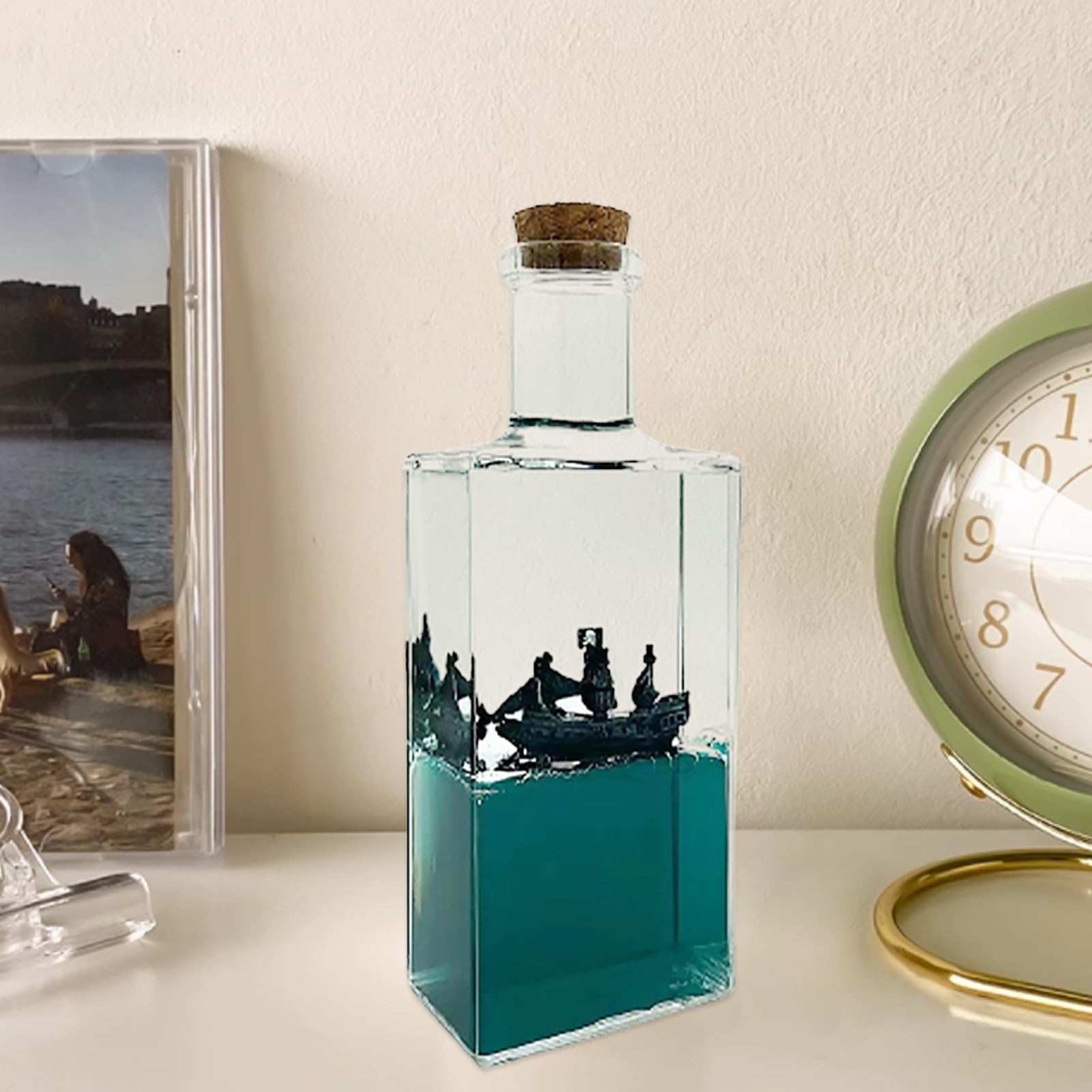 Fluid Drift Bottle,Bateau de croisière Titanic insubmersible,Black Pearl Pirate Ship,Modèle Fluide de Bateau en Acrylique,Soulagement du Stress,pour Ornement de Bureau de décoration (Style 4)