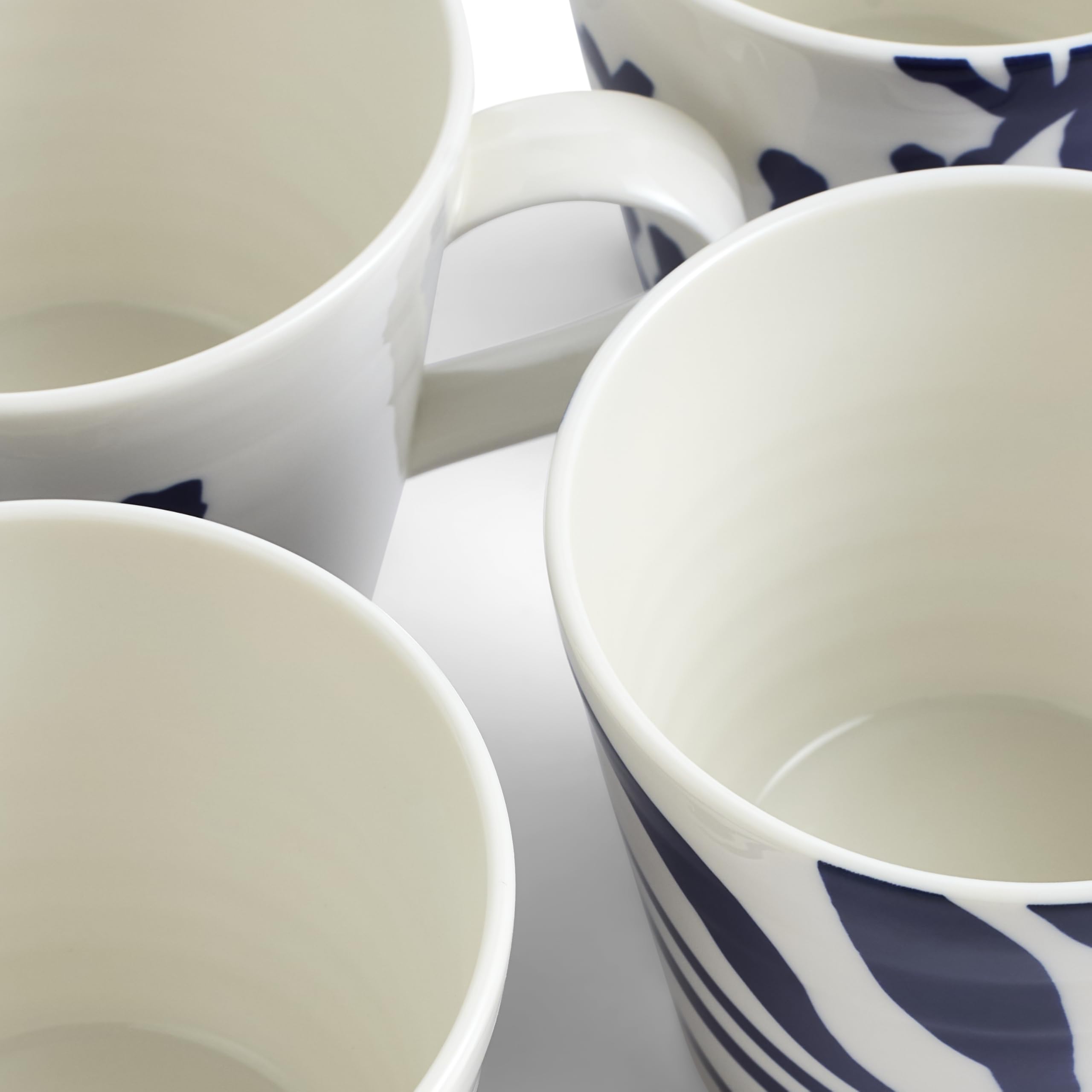 Royal Doluton 1815 Pacific - Juego de 4 tazas de 382.7 g con patrones mixtos, color azul
