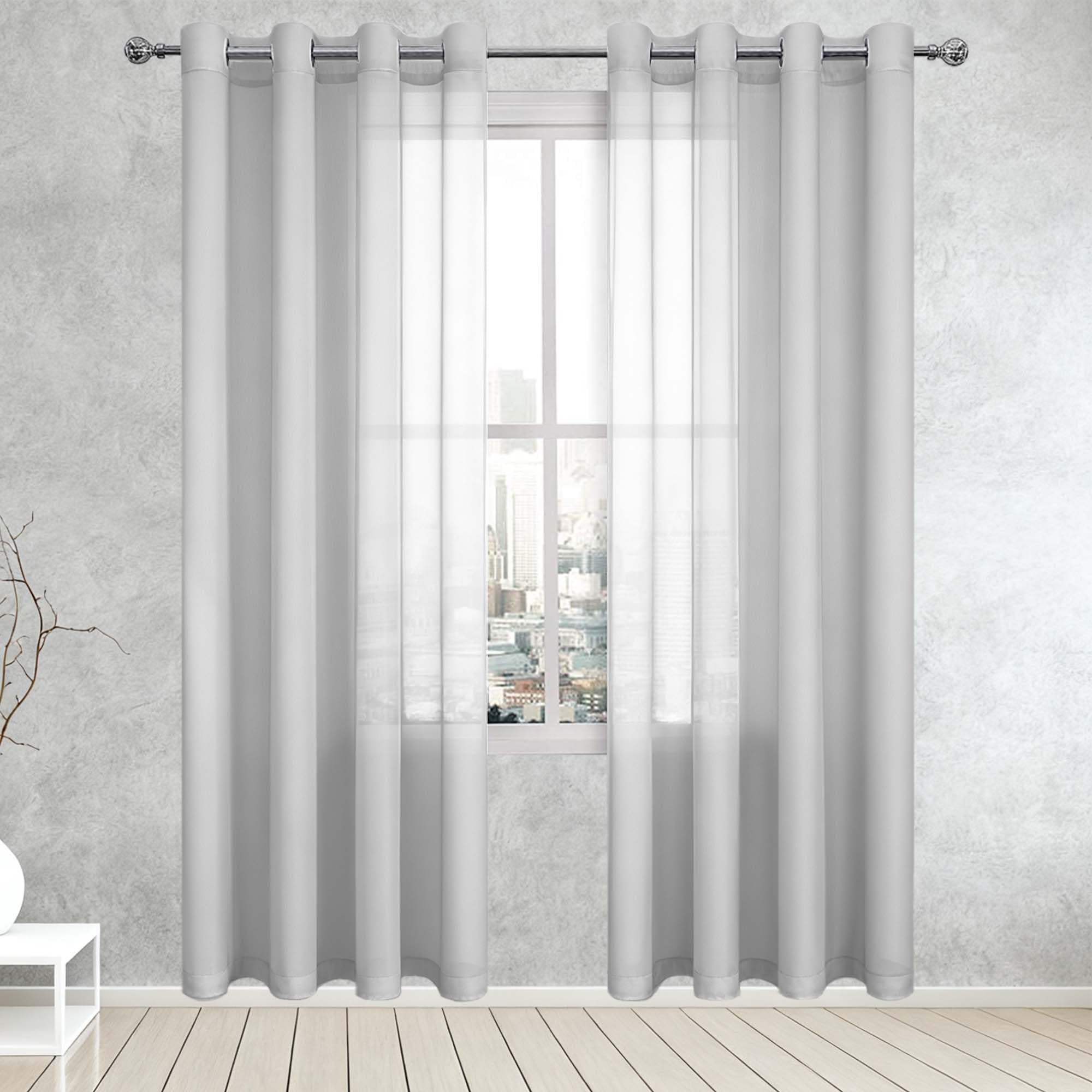 Rideau voilage pour salon et chambre d'enfant créant une ambiance douce gris clair