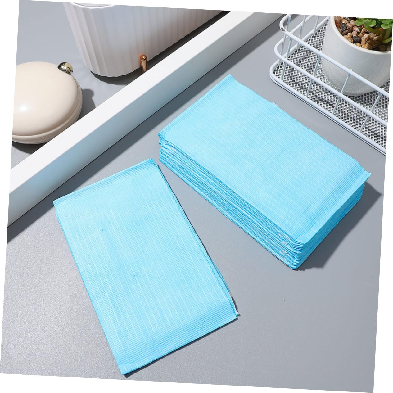 60 Pezzi Bavaglini Adulti Usa e Getta Impermeabili per Anziani Protezione Macchia e Olio per Pasti Adatta Senior Facili Indossare e Smaltire Blu
