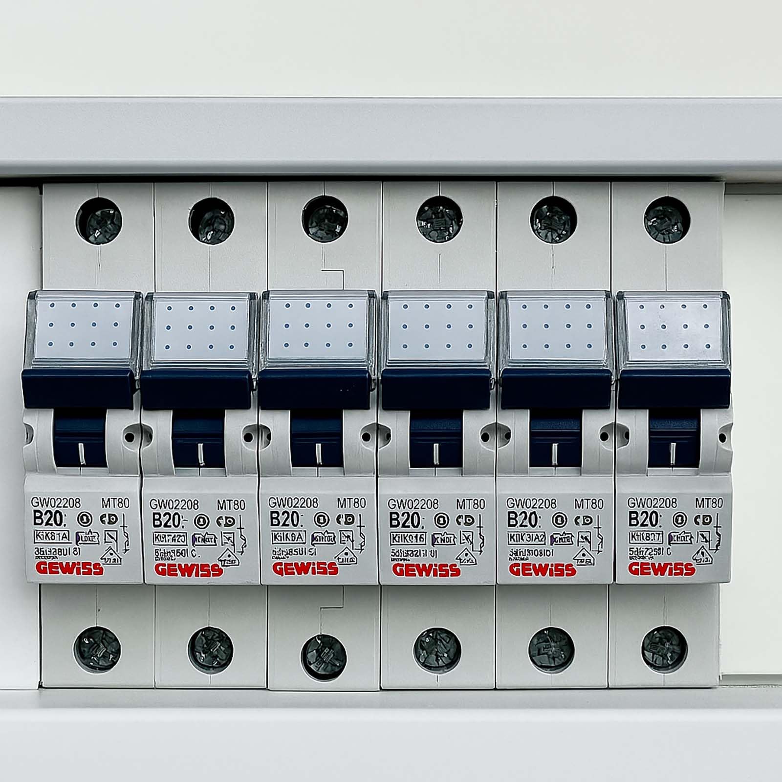 Leitungsschutzschalter B32A MCB 1-polig 230-400 V DIN Sicherungsautomat | Gewiss MT60, 6kA/10kA, Hutschiene, Wohnbau, Gewerbe, Industrie, Kurzschlussschutz, Überstromschutz, IEC EN60898-1