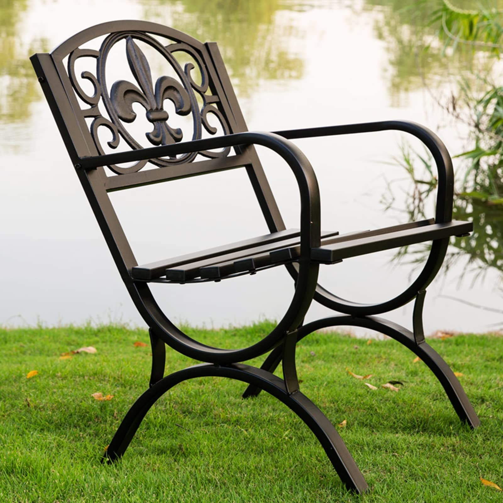 Fauteuil de piscine en acier pour aménager un porche ou un jardin