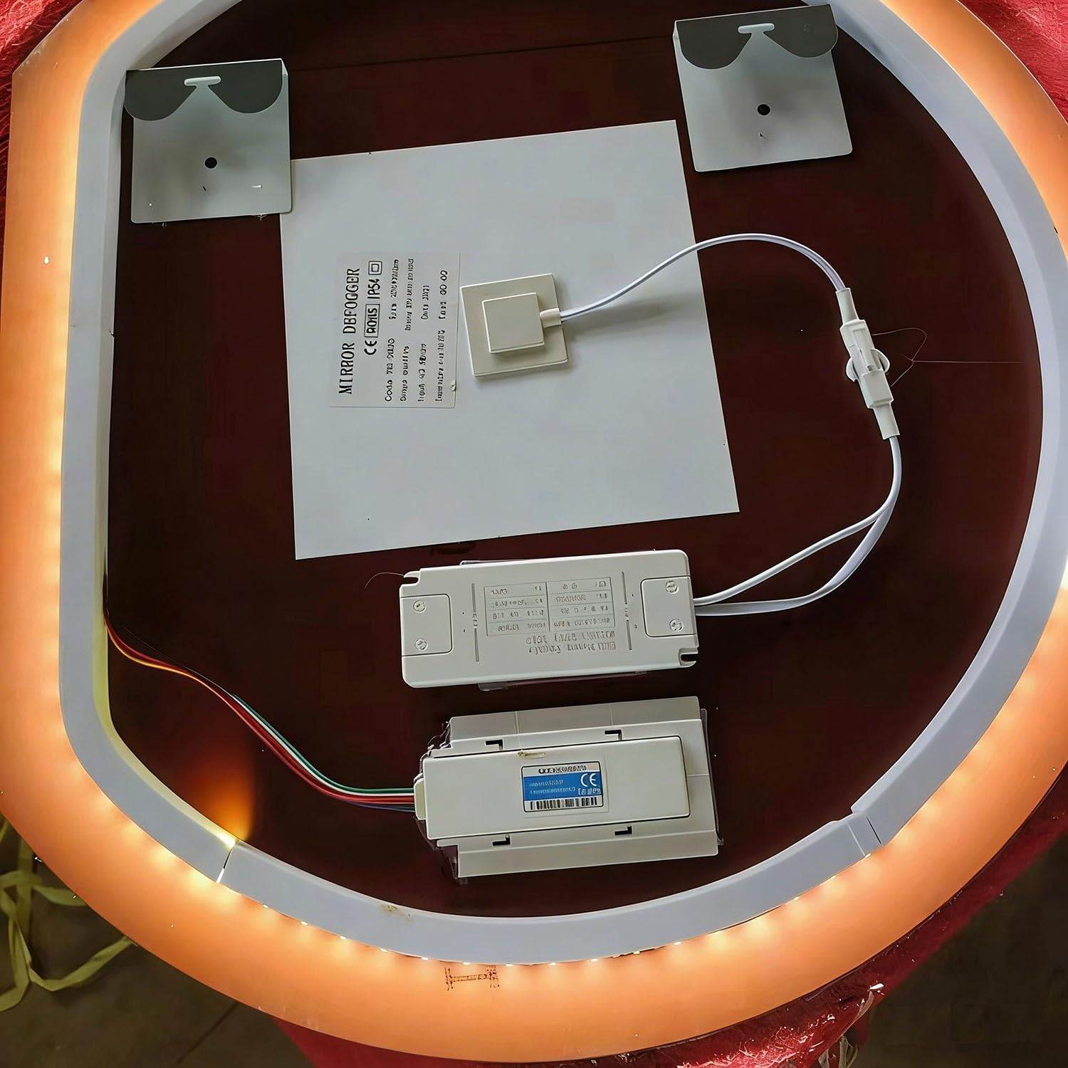 Ściemnialne lustro ścienne z podświetleniem LED, białe/neutralne/ciepłe światło, trójkolorowe światło, przeciwmgielne lustro łazienkowe, bezramowe, duże, półokrąg, przełącznik dotykowy (prawe