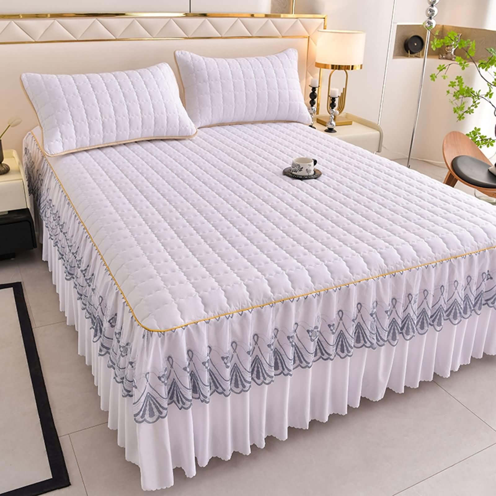 KnSam Spannbettlaken Abwaschbar mit 2er Kissenbezüge, Einfarbig mit Bestickte Spitze Muster Spannlaken Polyester Baumwolle 3tlg, Faltenresistent Betthusse Tagesdecke Beige Weiß, 180x220cm