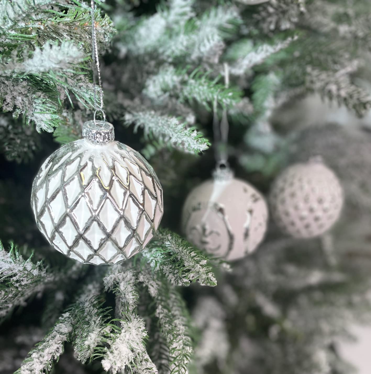 MC Trend Lot de 12 boules de Noël élégantes en verre de luxe Ø 8 cm Boules de Noël Décoration de Noël Rouge/Or/Argent Transparent (assortiment K)