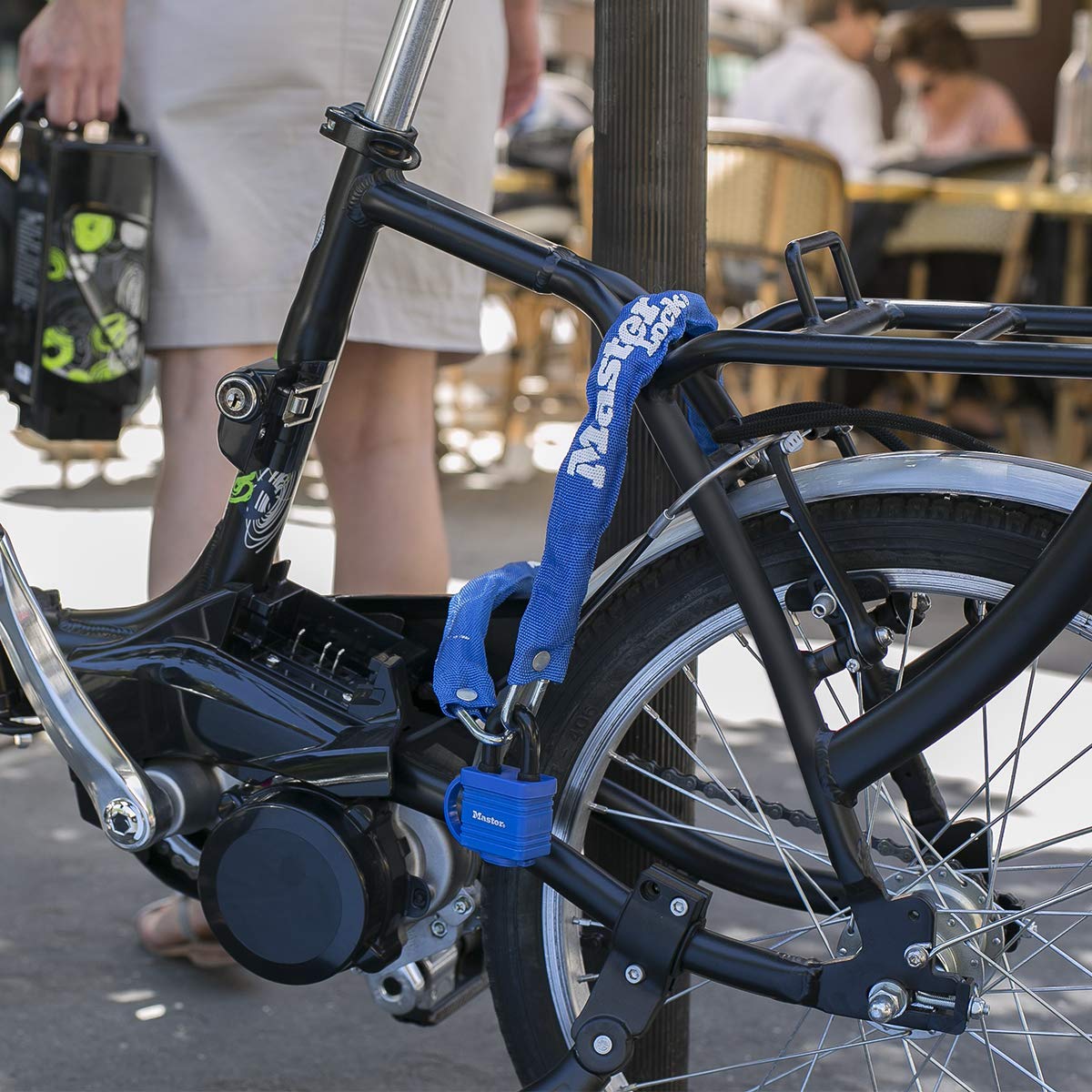 MASTER LOCK Chaîne Antivol Vélo avec Cadenas à Clé [Clé] [90 cm Chaîne] [Couleur Aléatoire] 8390EURDPROCOL - Idéal pour les Vélos, Vélos Electriques, VTT et autres
