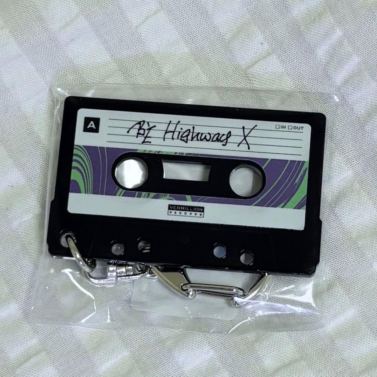 カセットテープ B&rsquo;z アクリルカセットテープ型キーホルダー highway x Musing ハイ