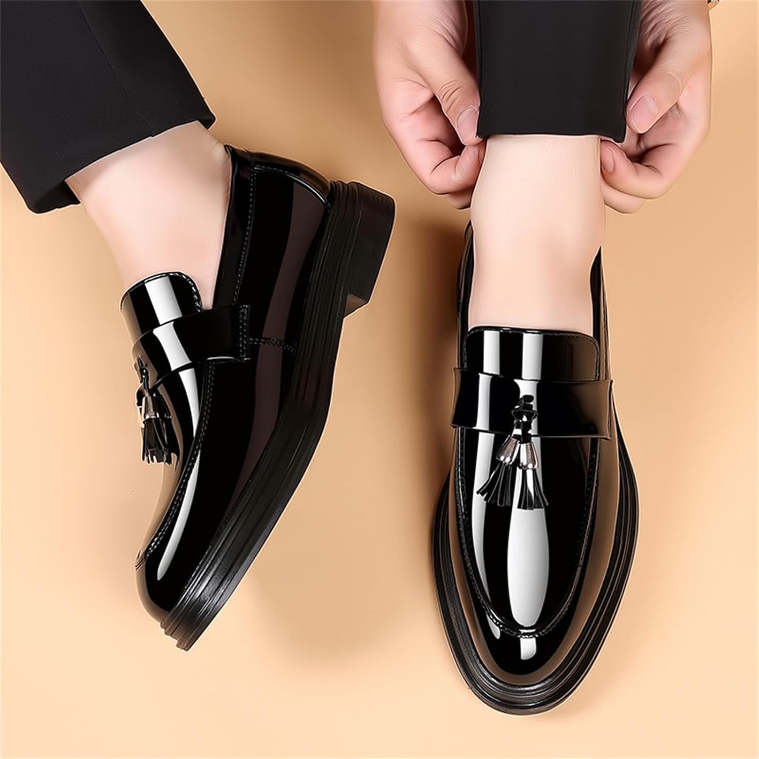 Yuizko Men's Patent Leather Slip-On Tassel Dress Loafers Casual Non-Slip Lightweight Penny Formal Shoes Fashion Business Party Wedding Prom Leather Shoes