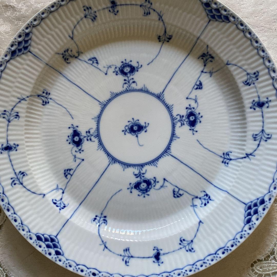 ロイヤルコペンハーゲン ブルーフルーテッドプレート 33センチ　最終値下げ Amazon.co.jp: ロイヤルコペンハーゲン ブルーフルーテッド