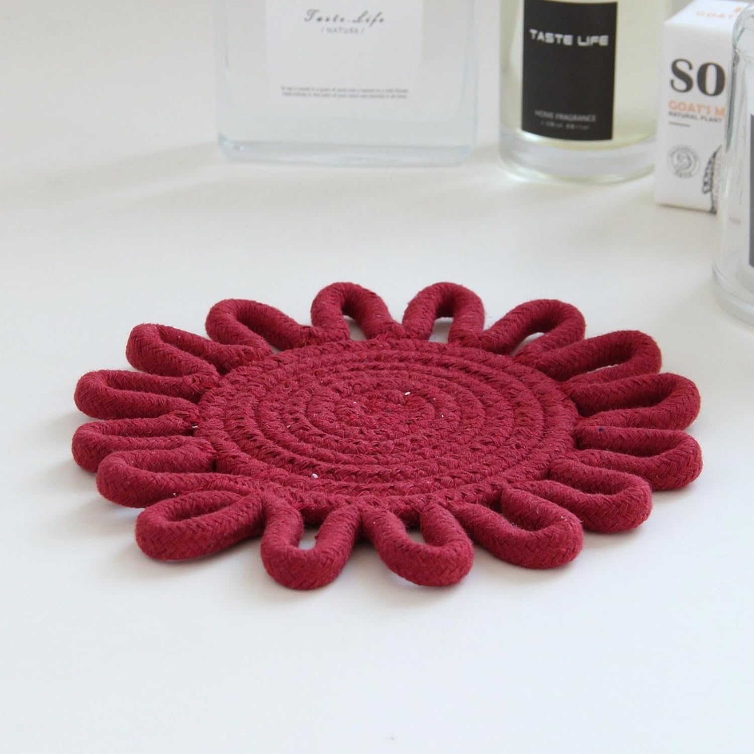 Woven Insulation mat, Household Daily Necessities, Flower Shaped Dining Table mat, Cotton Rope