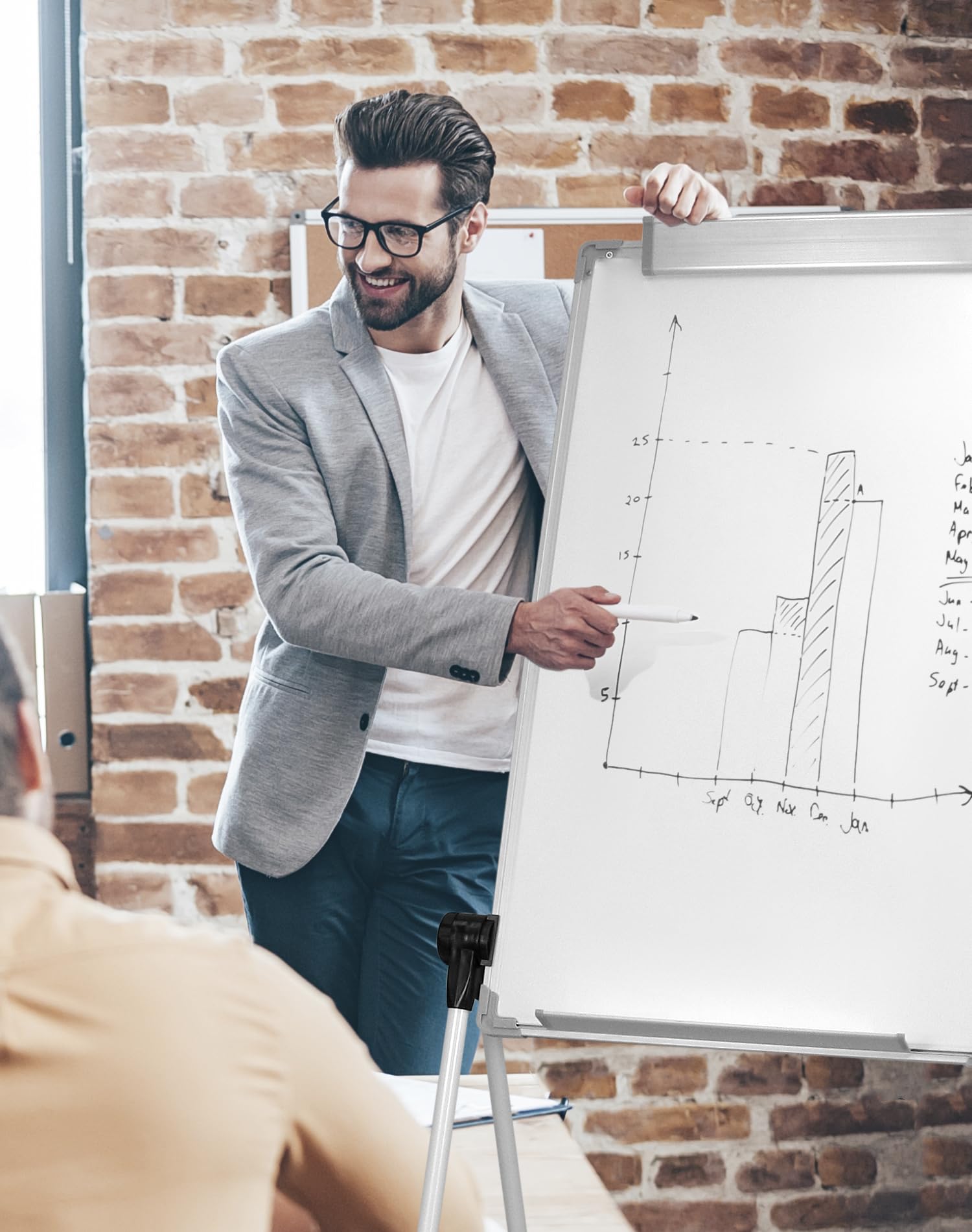QWORK® 90X60cm Whiteboard Stand Flipchart Stand - Dubbelzijdig 360° Draaibaar - Opvouwbaar en Draagbaar - Hoogte Verstelbaar 100cm - 175cm QWORK® 90X60cm Whiteboard Stand Flipchart Stand - Dubbelzijdig 360° Draaibaar - Opvouwbaar en Draagbaar - Hoogte Verstelbaar 100cm - 175cm