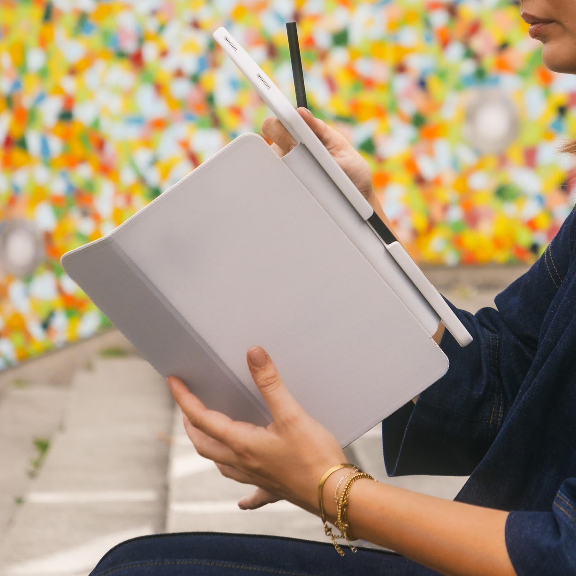 Wacom MovinkPad 11 Funda de Tablet – Funda Protectora Oficial con función Atril y portabolígrafos para Pro Pen 3 – Máxima protección y función – Diseño Delgado y Ligero Tipo Flip-to-Stand – de Wacom