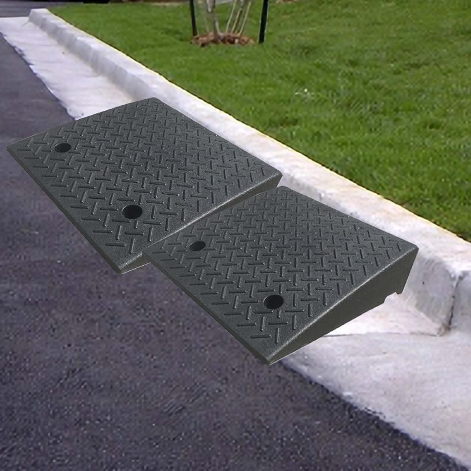 最大87 Offクーポン ラバースレッショルドスロープ 高耐久 私道縁石スロープ 滑り止め車椅子スロープ 工業用グレードゴムスロープ ポータブル軽量縁石スロープ 出入り口バスルーム用 50x50x7cm Cougaropen Com