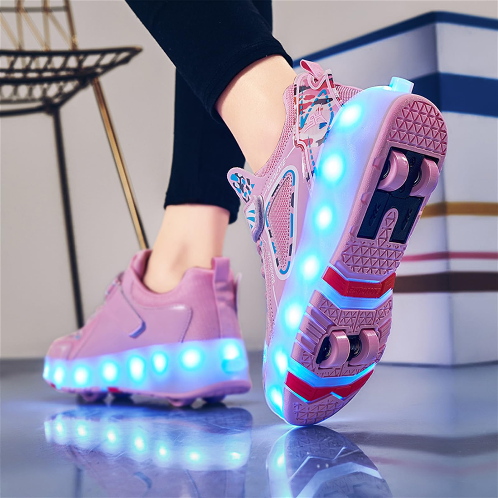 Jungen Mädchen Skateboard Schuhe mit LED Blinkend Schuhe mit 4 Rollen Rollen Skate Automatisch Einziehbar Komfort Outdoor Sportschuhe für Kinder