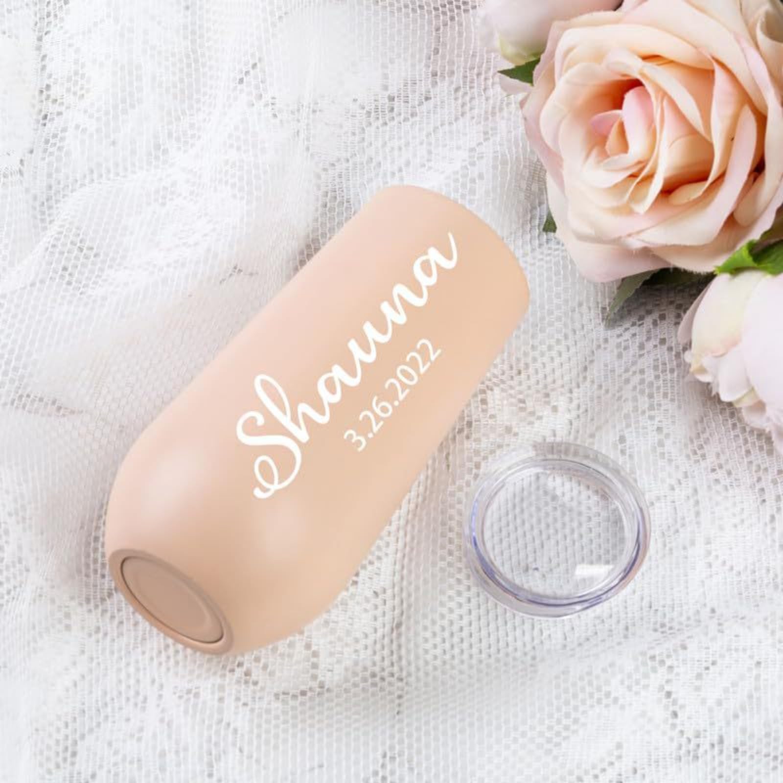 Personalisierte Brautjungfer Isolierter Champagner Tumbler mit Deckel, individuell gravierte Namen Wein Tumbler Brautjungfer Geschenk, Junggesellinnenabschied Geschenk für sie, Vorschlagsgeschenk Wein