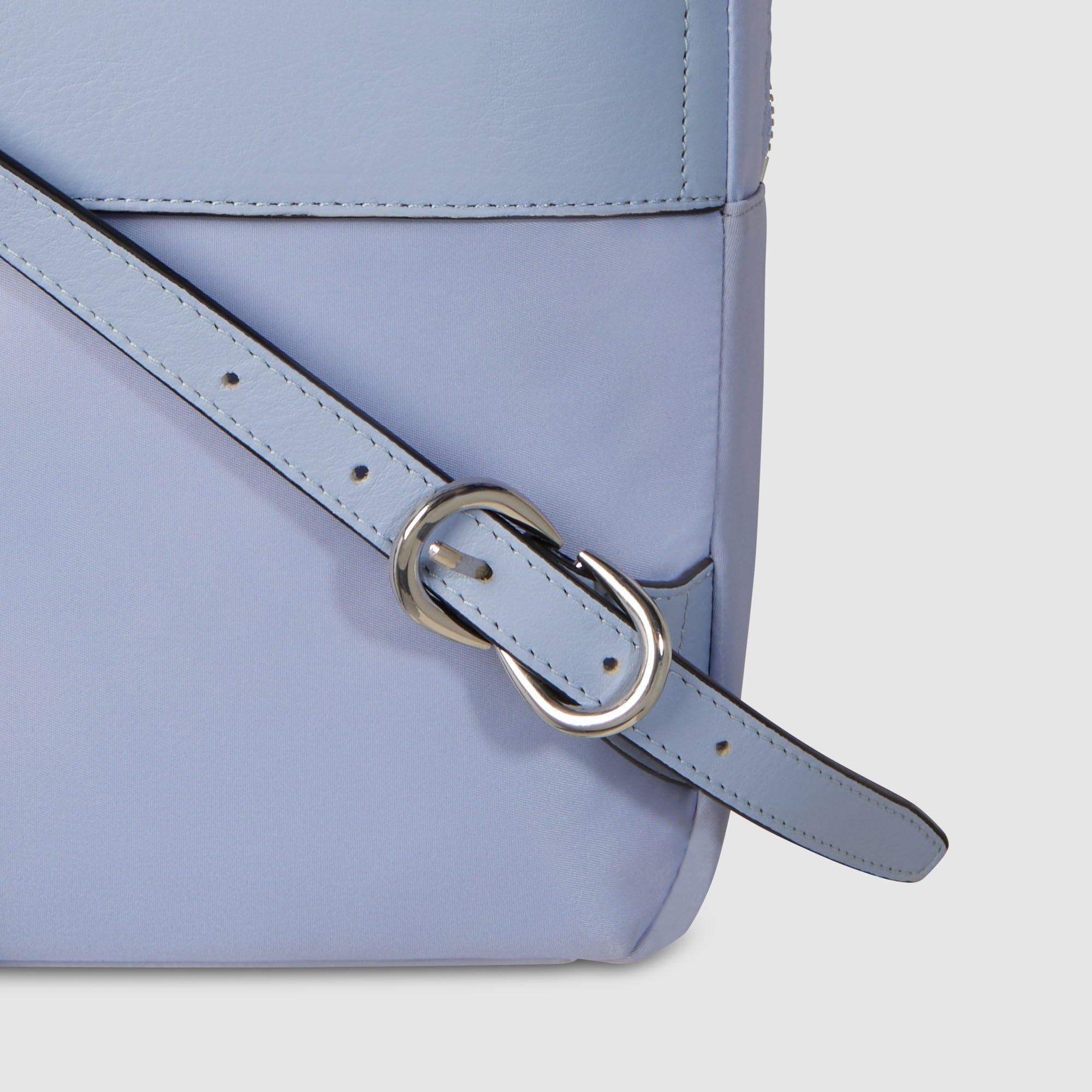 Piquadro – Mochila de mujer – Tejido técnico + Cuero – Compartimento compatible con iPad® / Tablet 12,9'' – 2 compartimentos – Bolsillo delantero – Accesorio para carrito
