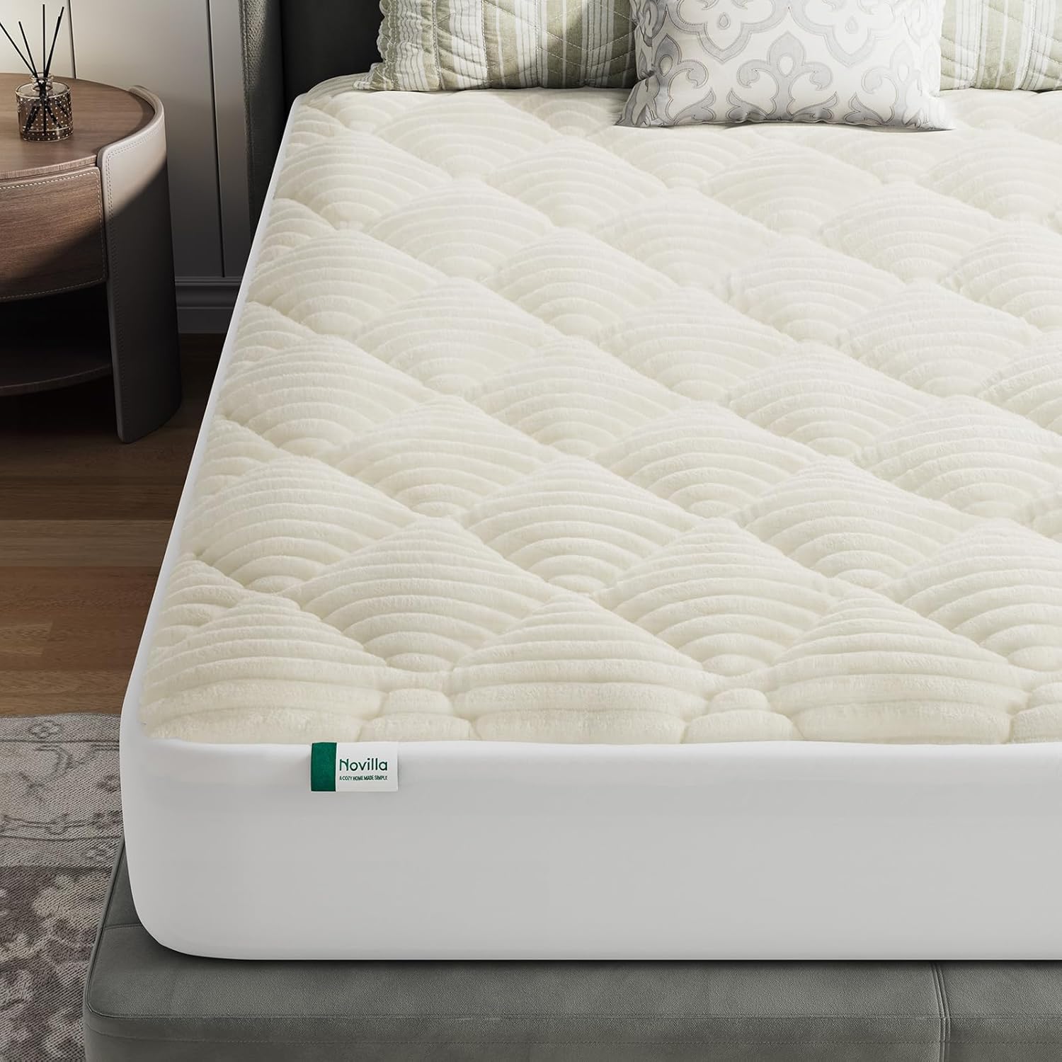 Novilla Fleece Mattress Topper Twin, Warm Sherpa Mattress Pad, Cloud-Like Soft Bed Cover for Winter, Deep Pocket fits up to 21", Machine Washable