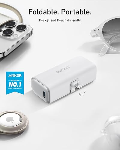Miniatura 3 de Anker Nano Cargador portátil para iPhone, con conector Lightning MFi certificado incorporado, batería externa de 5,000 mAh y 12 W, compatible
