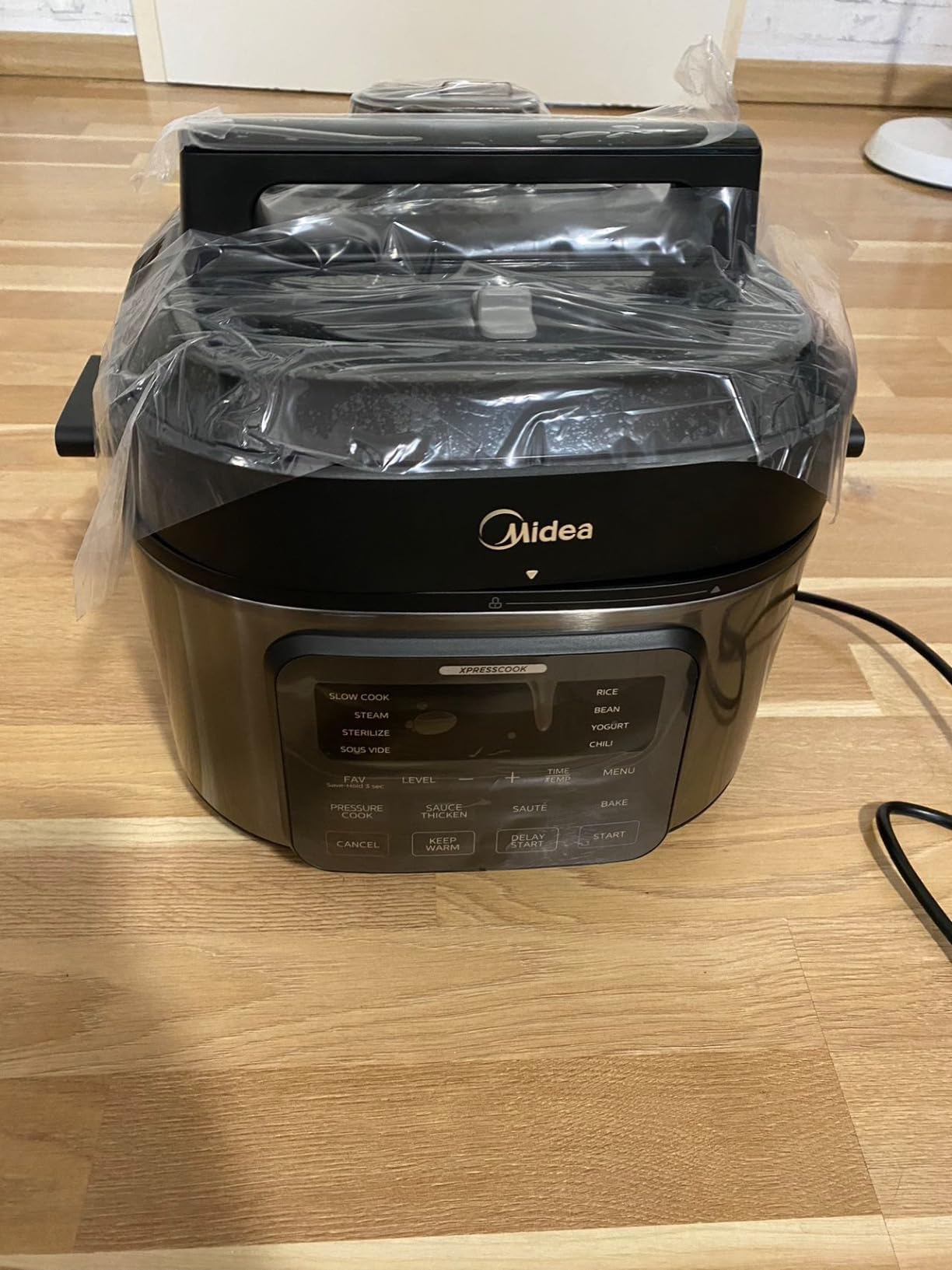 Midea 9-in-1 Schnellkochtopf – 6 Liter, 12 Programme, Keramiktopf, Sous Vide, Slow Cooker, Joghurtbereiter & Dampfgarer – Vielseitiger Multikocher