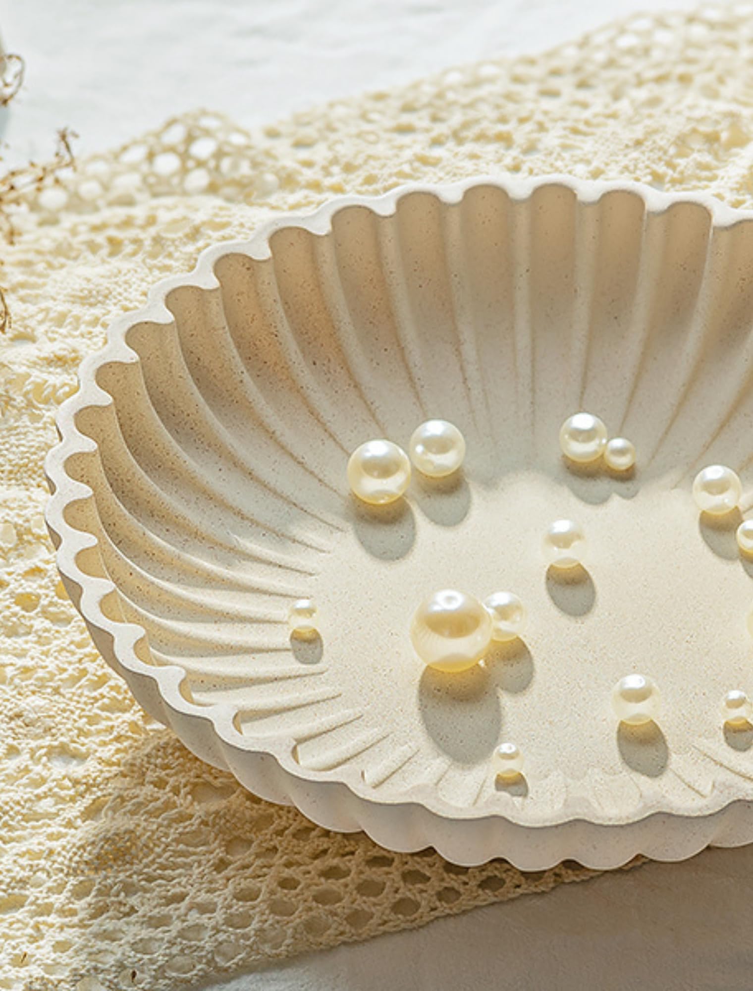 Hanobe Deko Schale Dekoratives Schlüsselschale: Rund Mittelstück Dekoschalen für Schlüssel, Esszimmer, Modern Aesthetic Skandinavische Schmucktablett für Wohnzimmer Flur Tischdeko | Weißer Couchtisch, Heimdekoration, Kunstharz, gewellt, Rüschentablett für