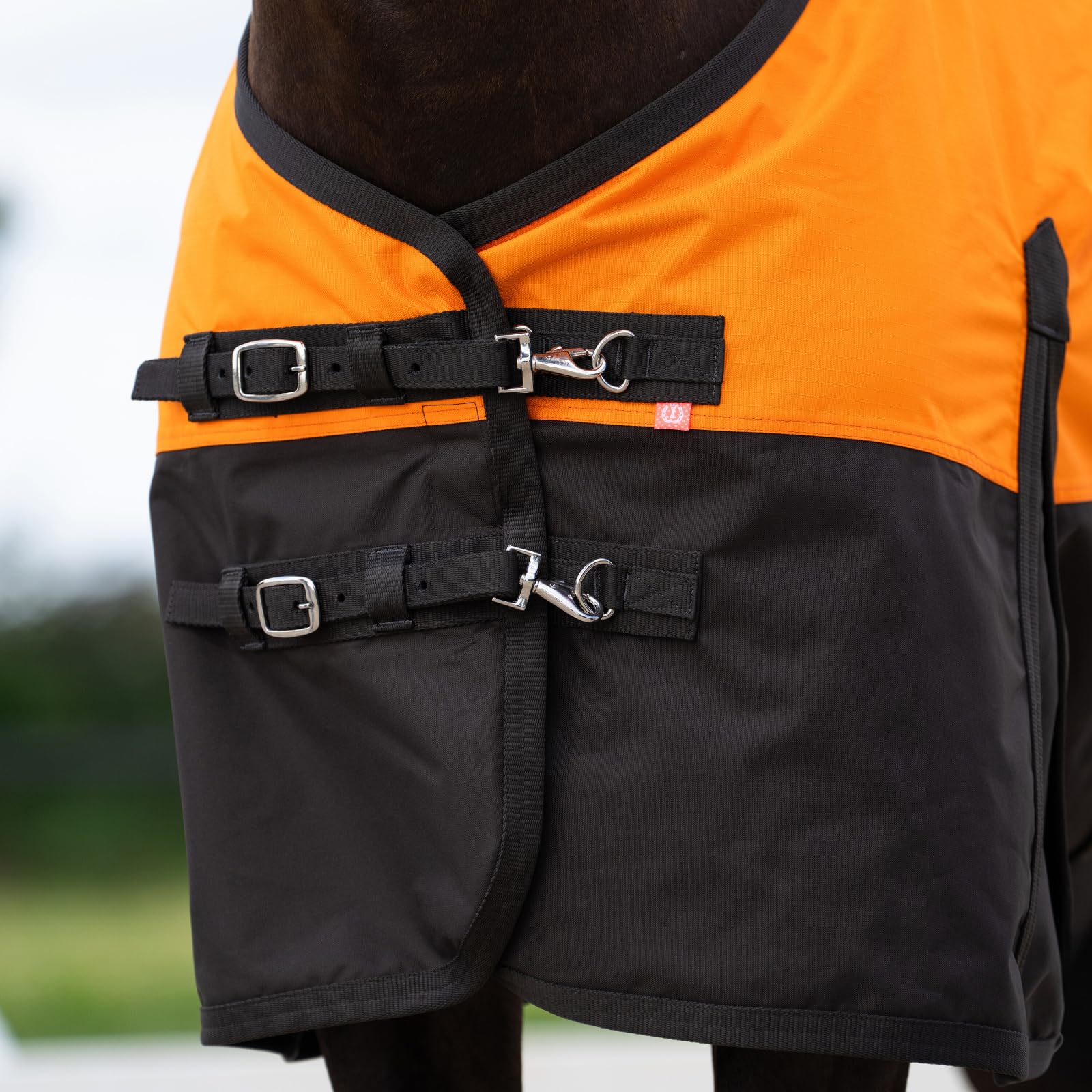 Imperial Riding - Outdoordecke High Neck 600D IRHCustomized – Regendecke – strapazierfähige & wasserdichte Weidedecke mit Baumwollfutter – Pferdedecke in Orange/Dark Brown – 145cm