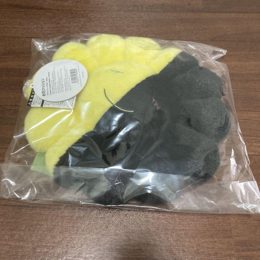 Amazon.co.jp: ヒカル 村上隆 コラボクッション S 30cm ?HIKARU : ホビー