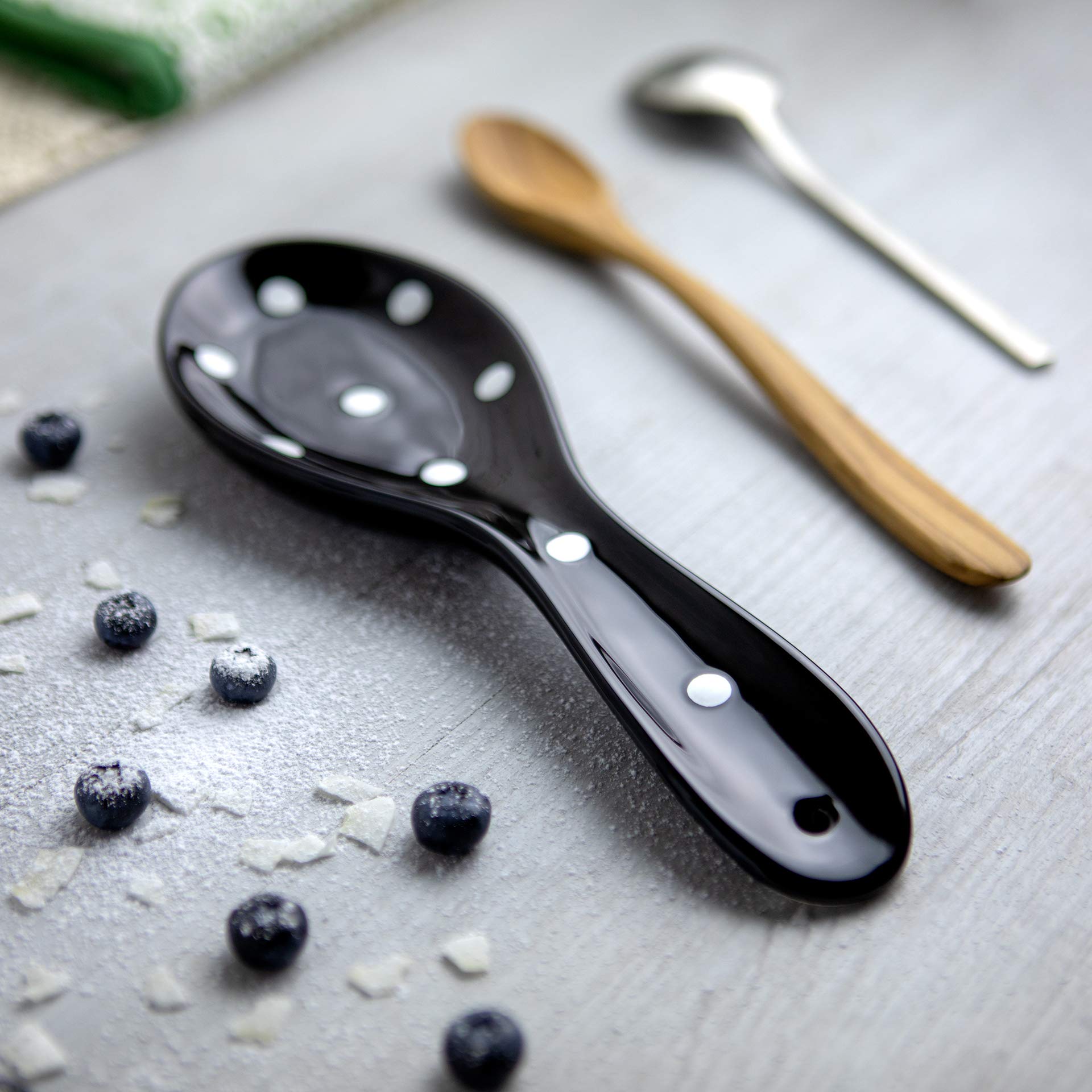 City to Cottage | Service de Cuisine pour Conservation 10 pièces | Noir à Pois Blancs en céramique Fait et Peint à la Main